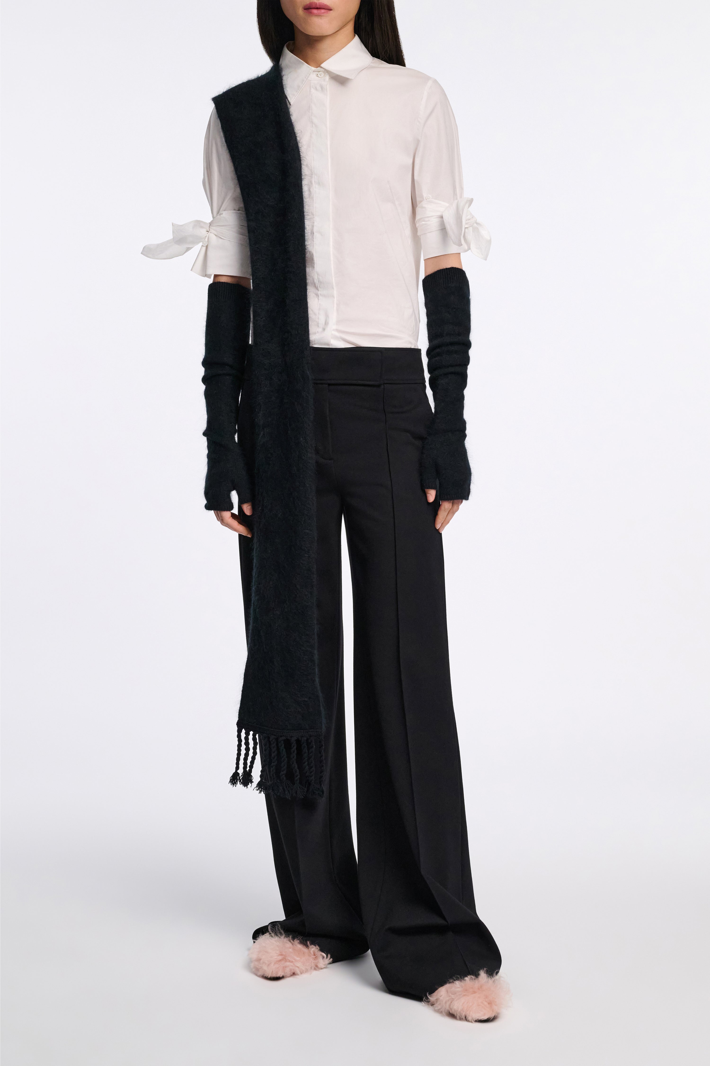 FLUFFY STATEMENT gloves