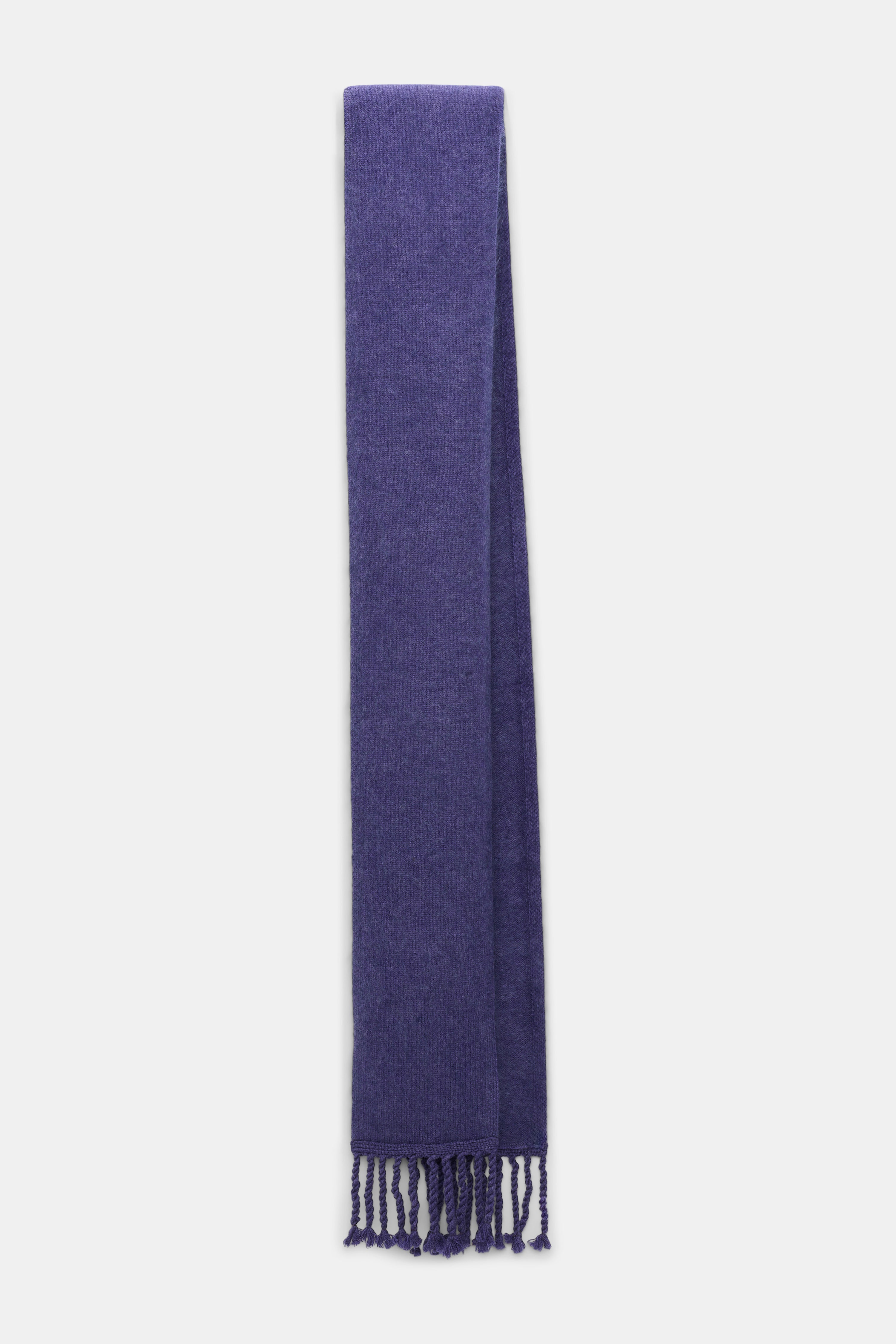 FLUFFY STATEMENT scarf