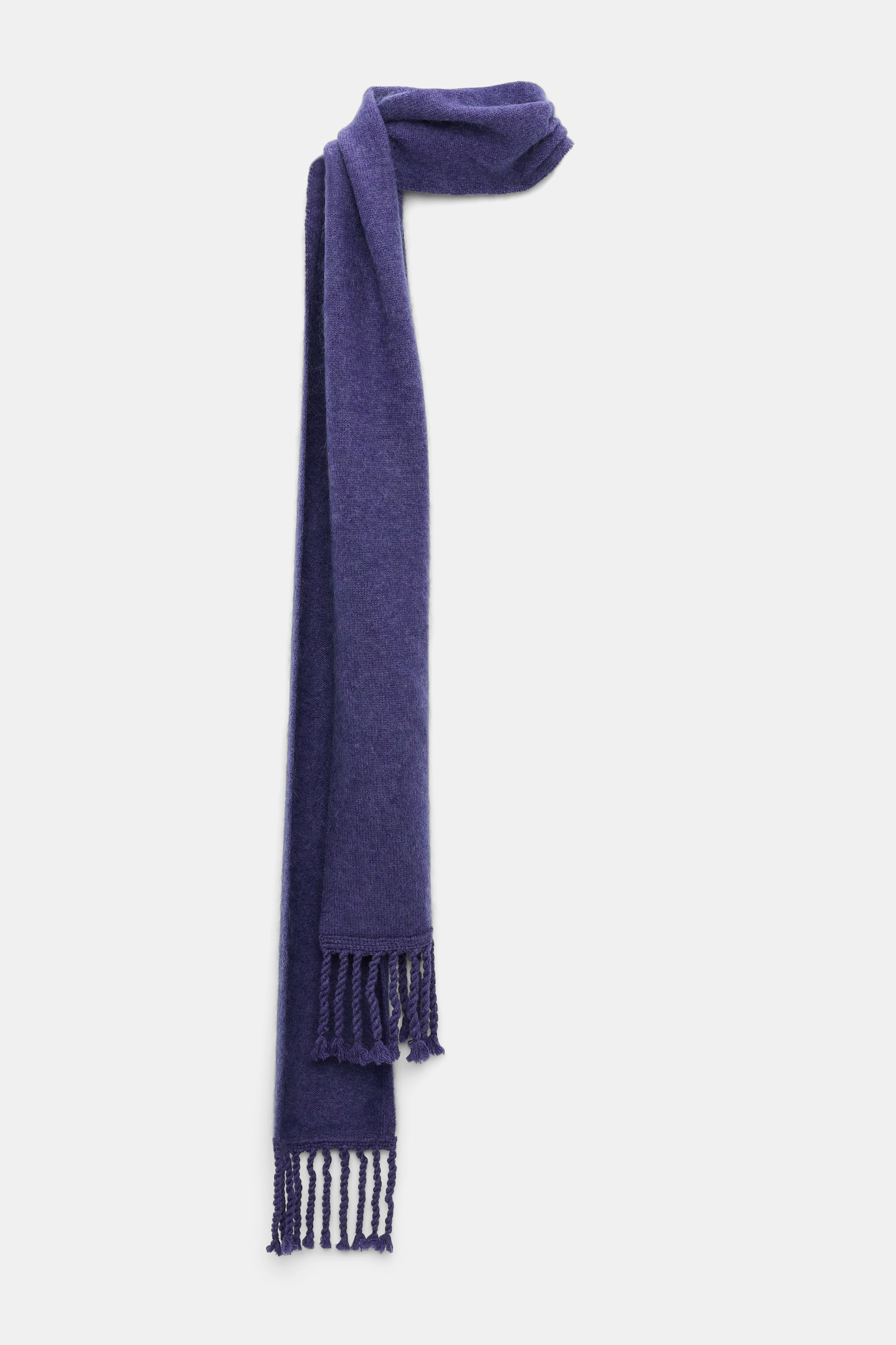 FLUFFY STATEMENT scarf
