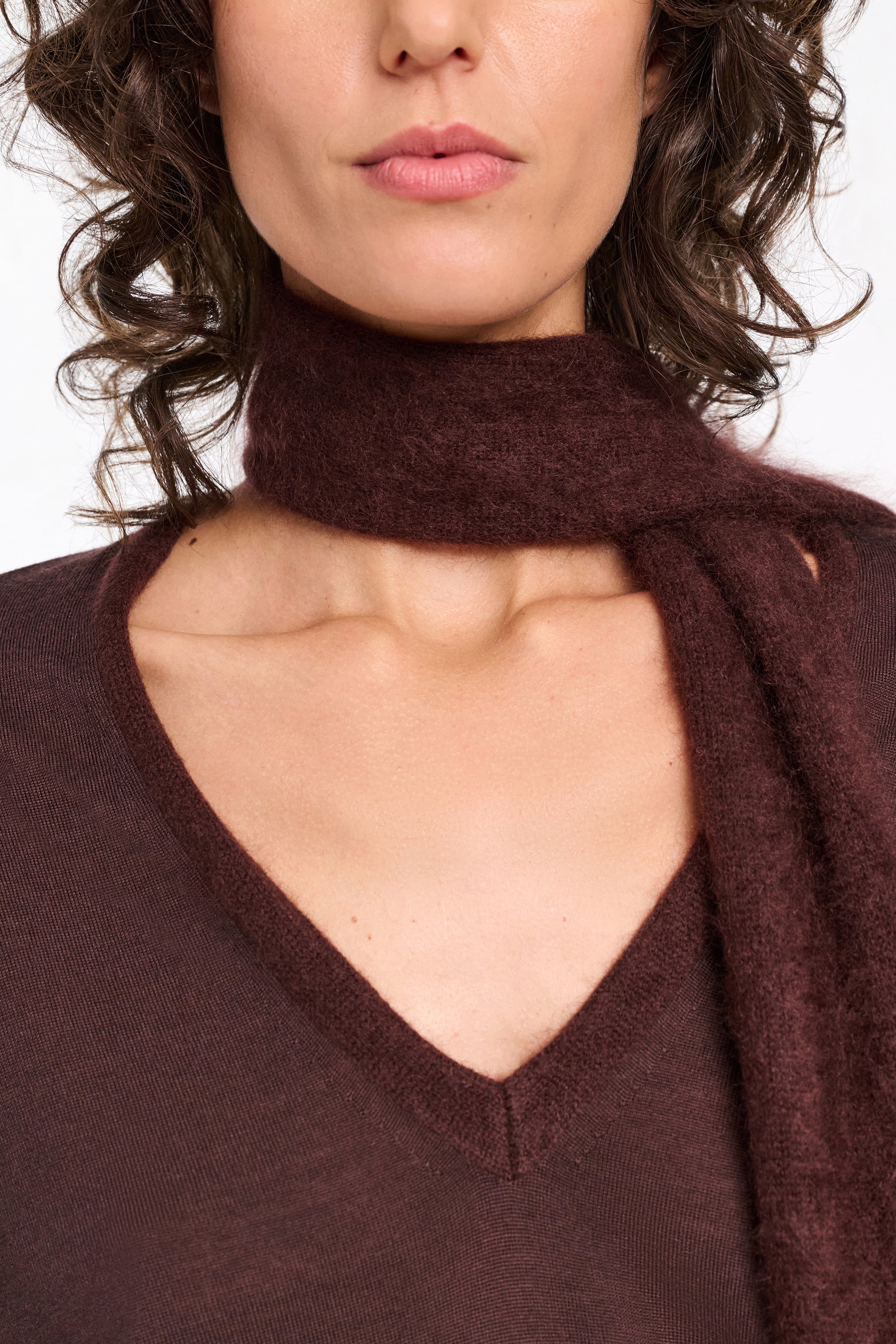 FLUFFY STATEMENT scarf