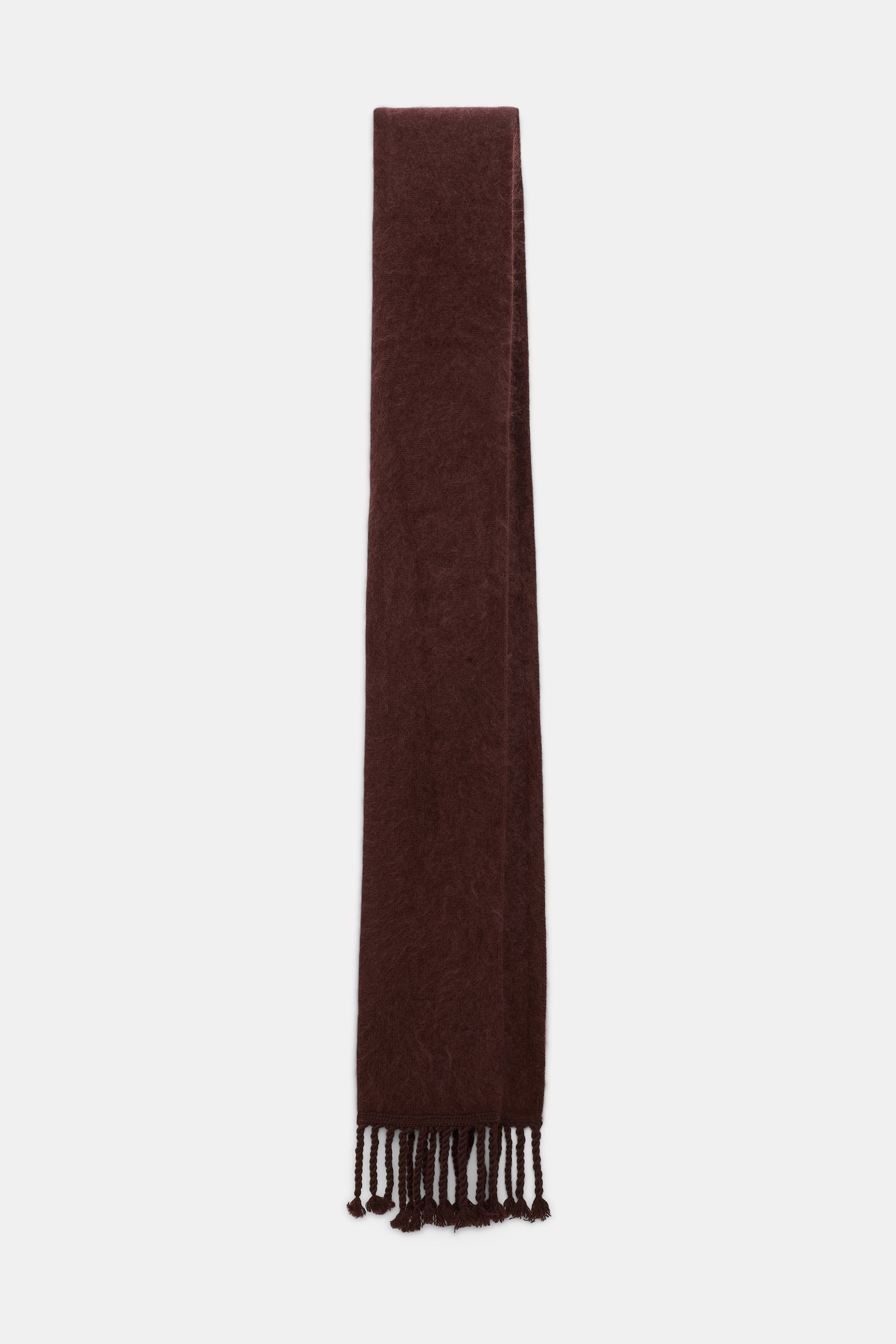 FLUFFY STATEMENT scarf