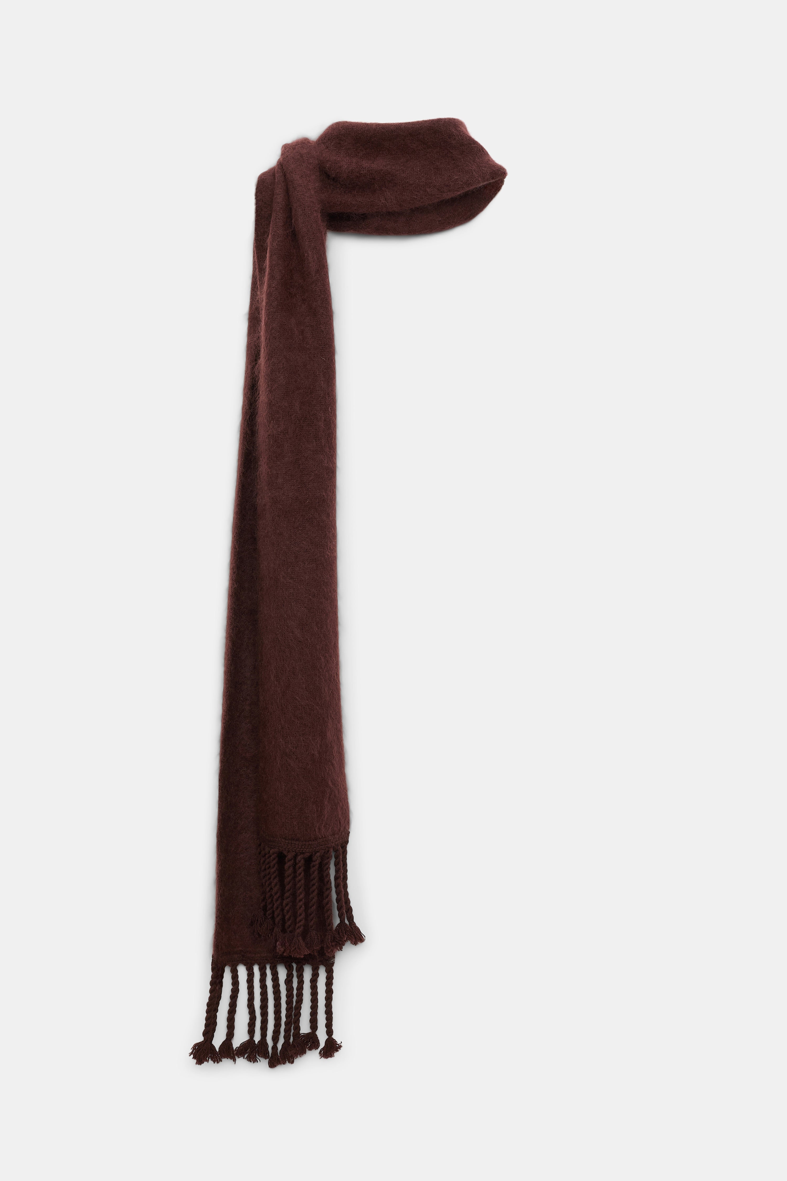 FLUFFY STATEMENT scarf