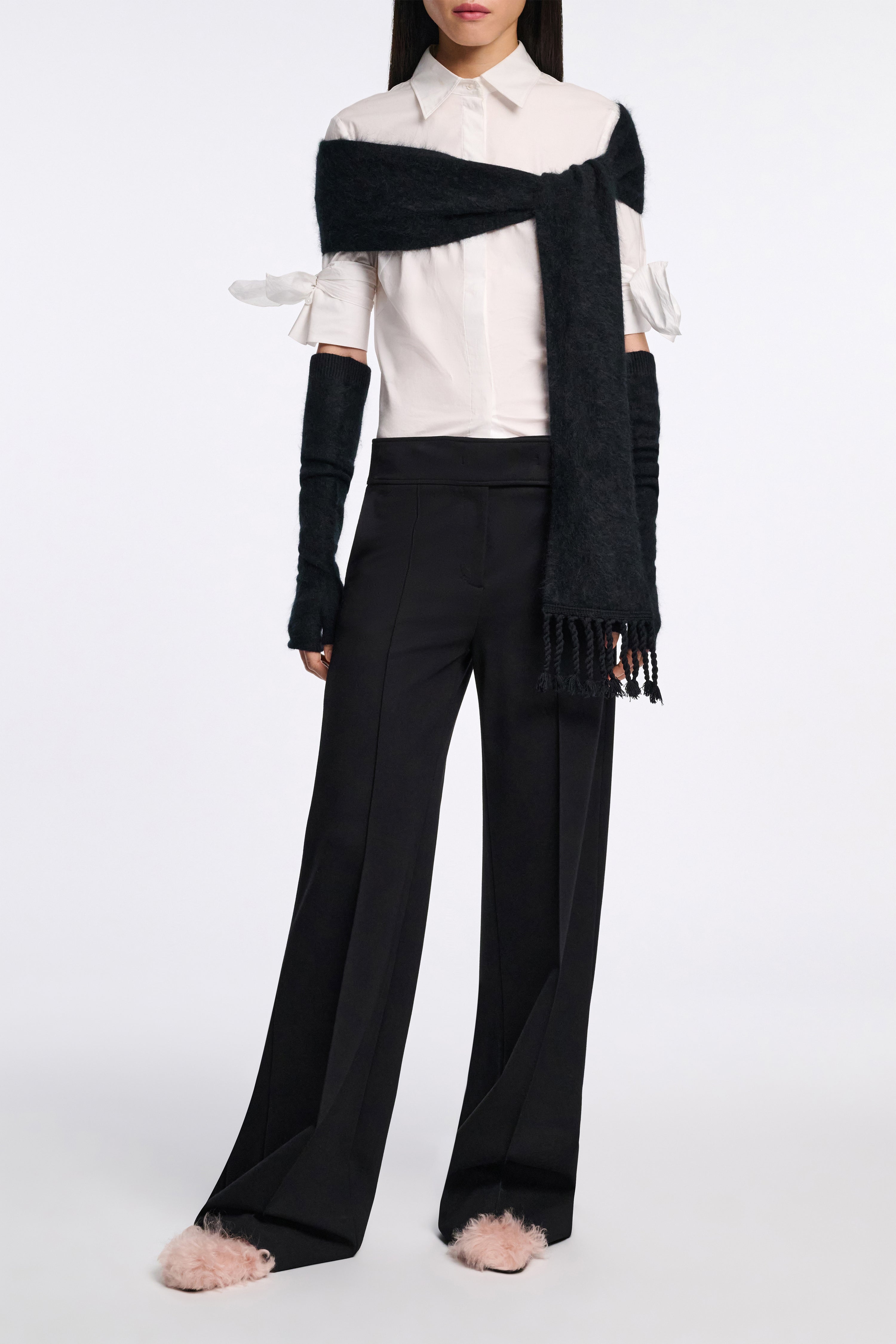 FLUFFY STATEMENT scarf
