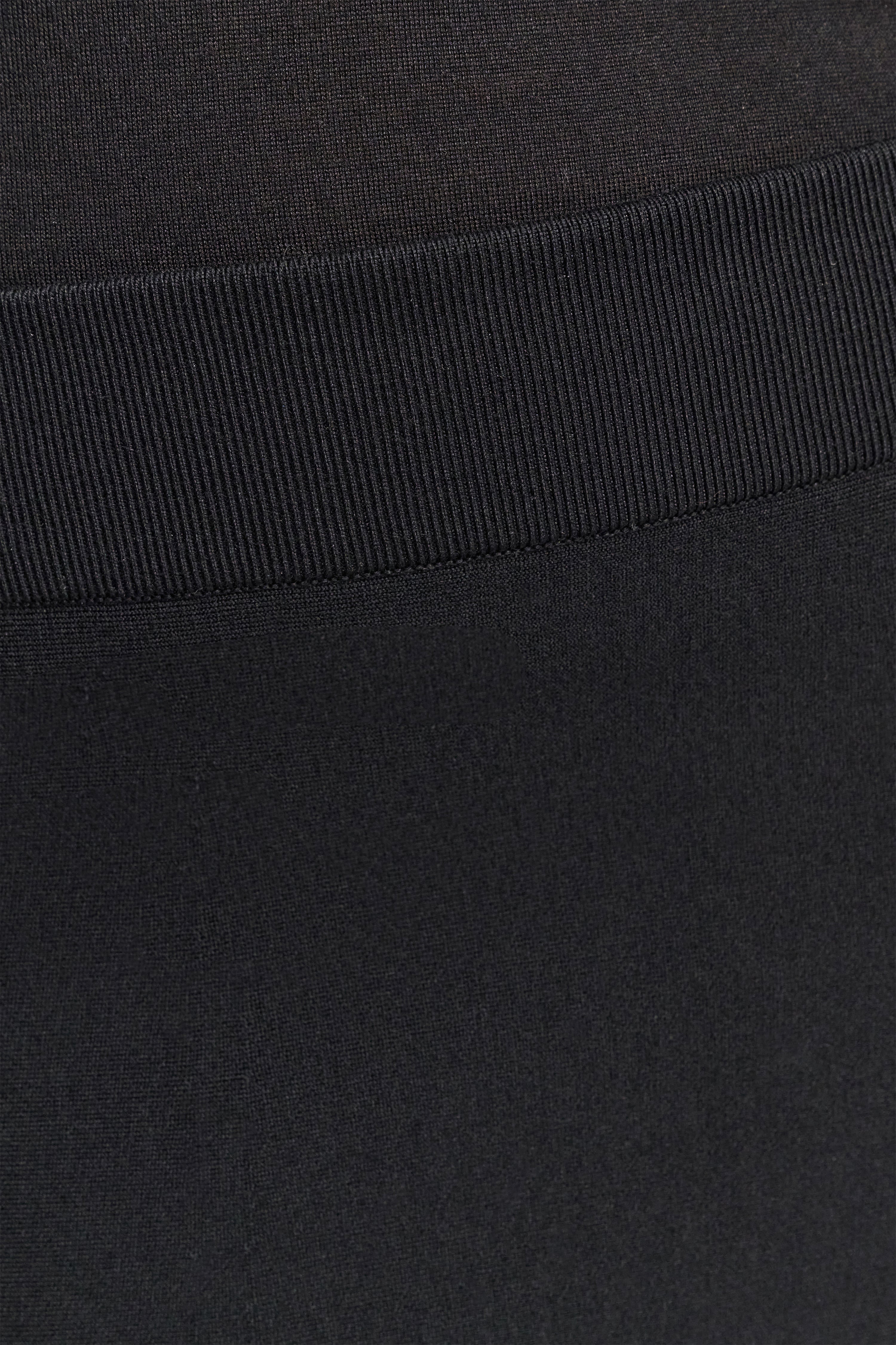 SHARP AMBITION skirt