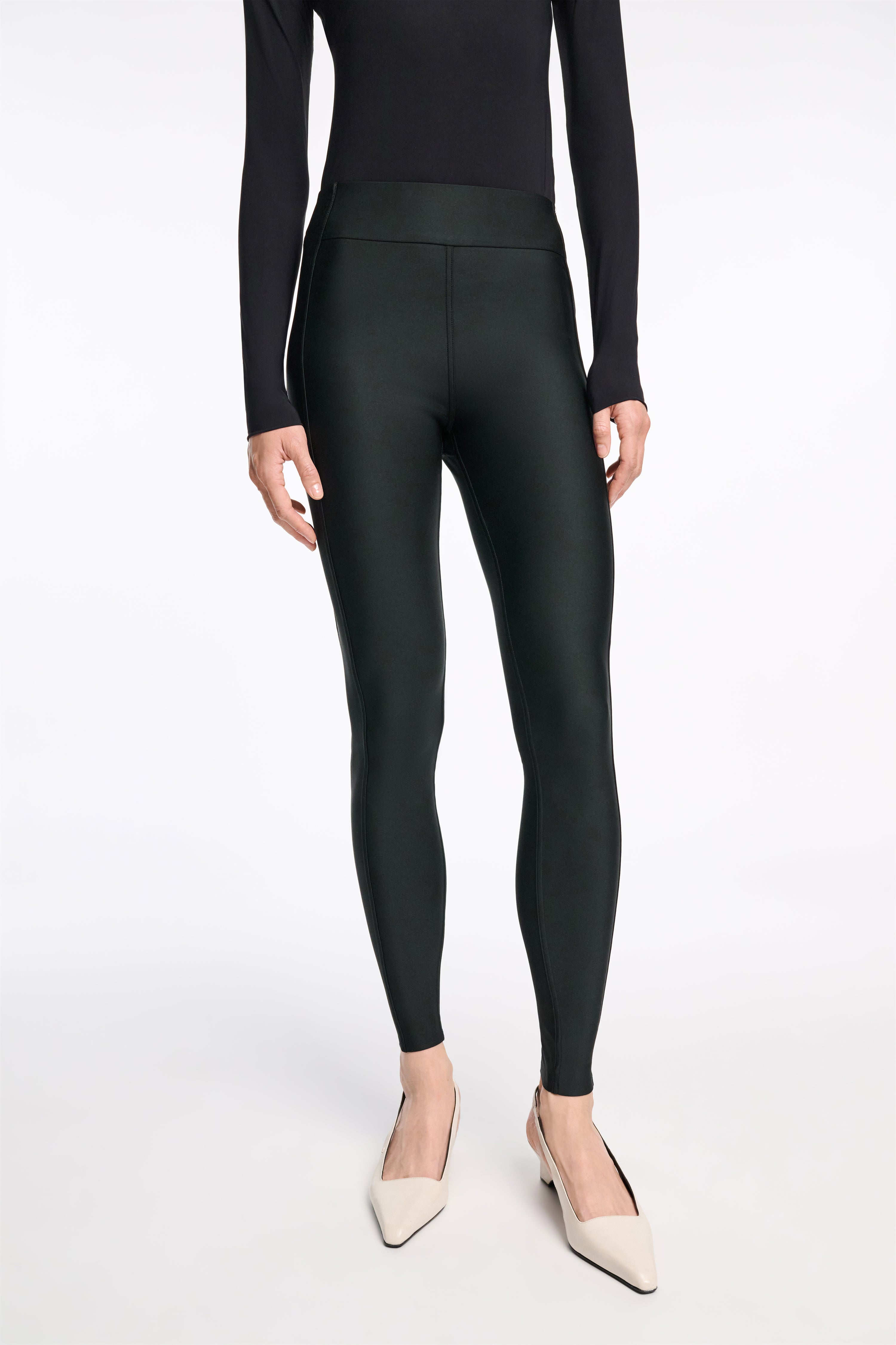 SHARP CUT pants