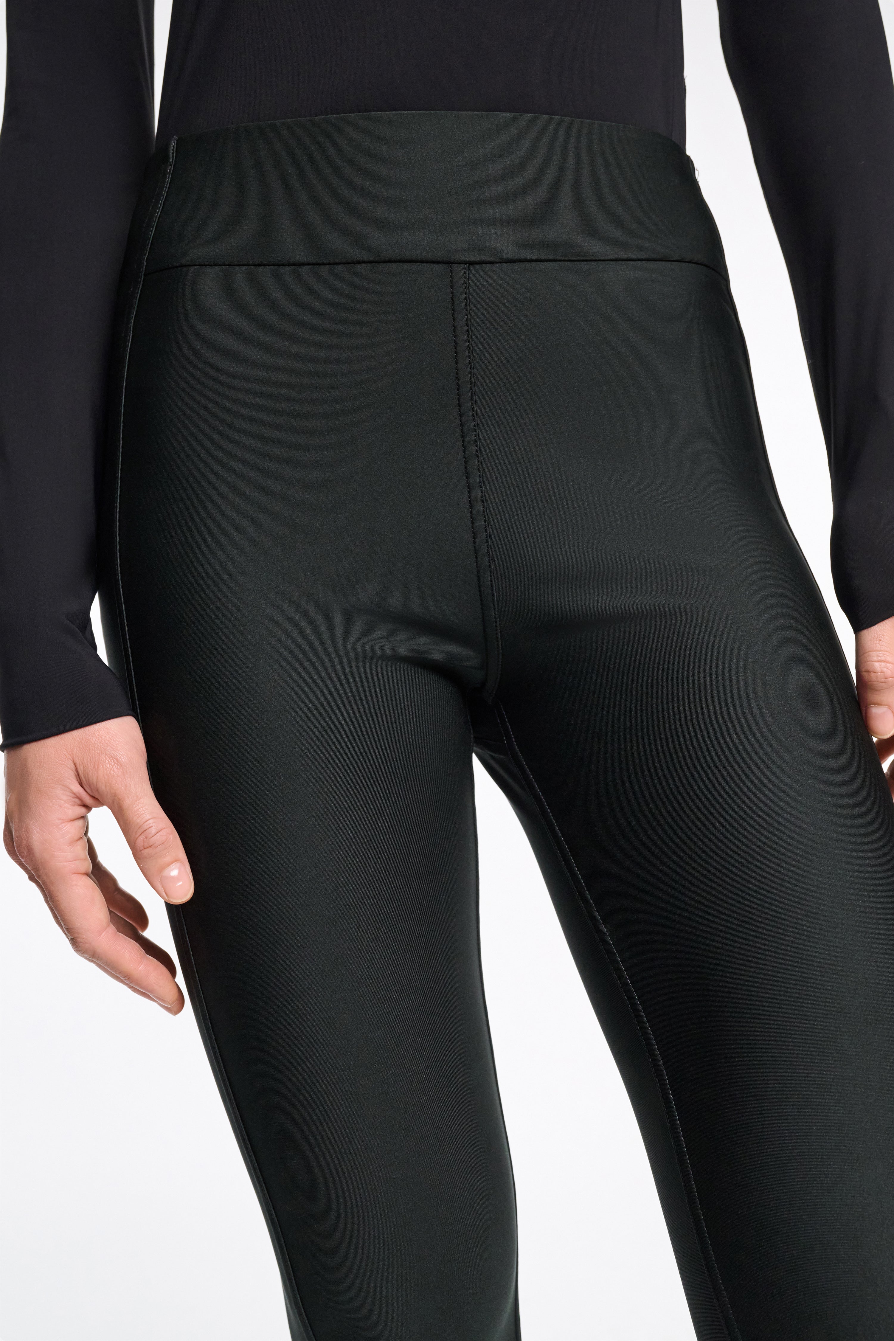 SHARP CUT pants