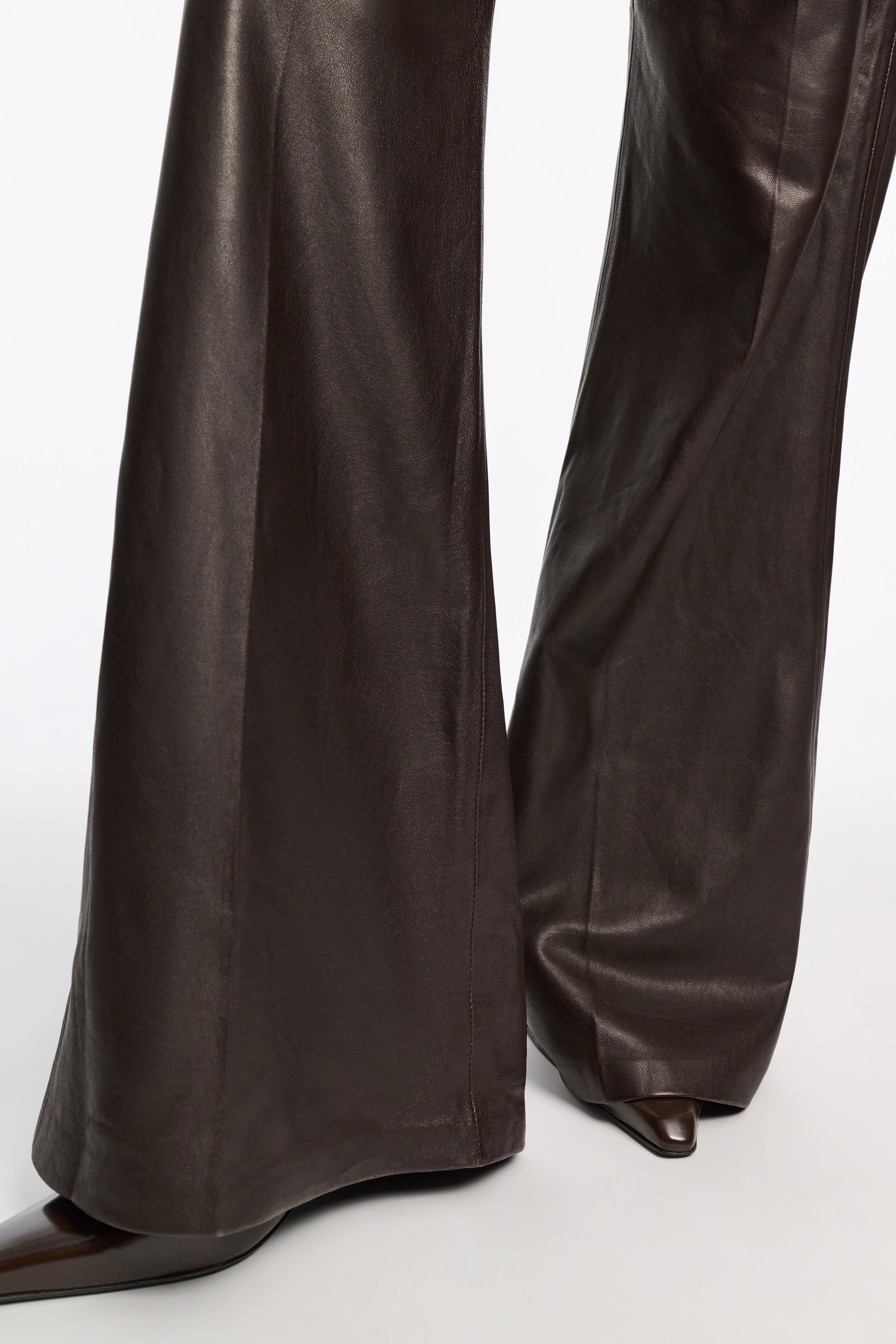 SLEEK STATEMENT pants