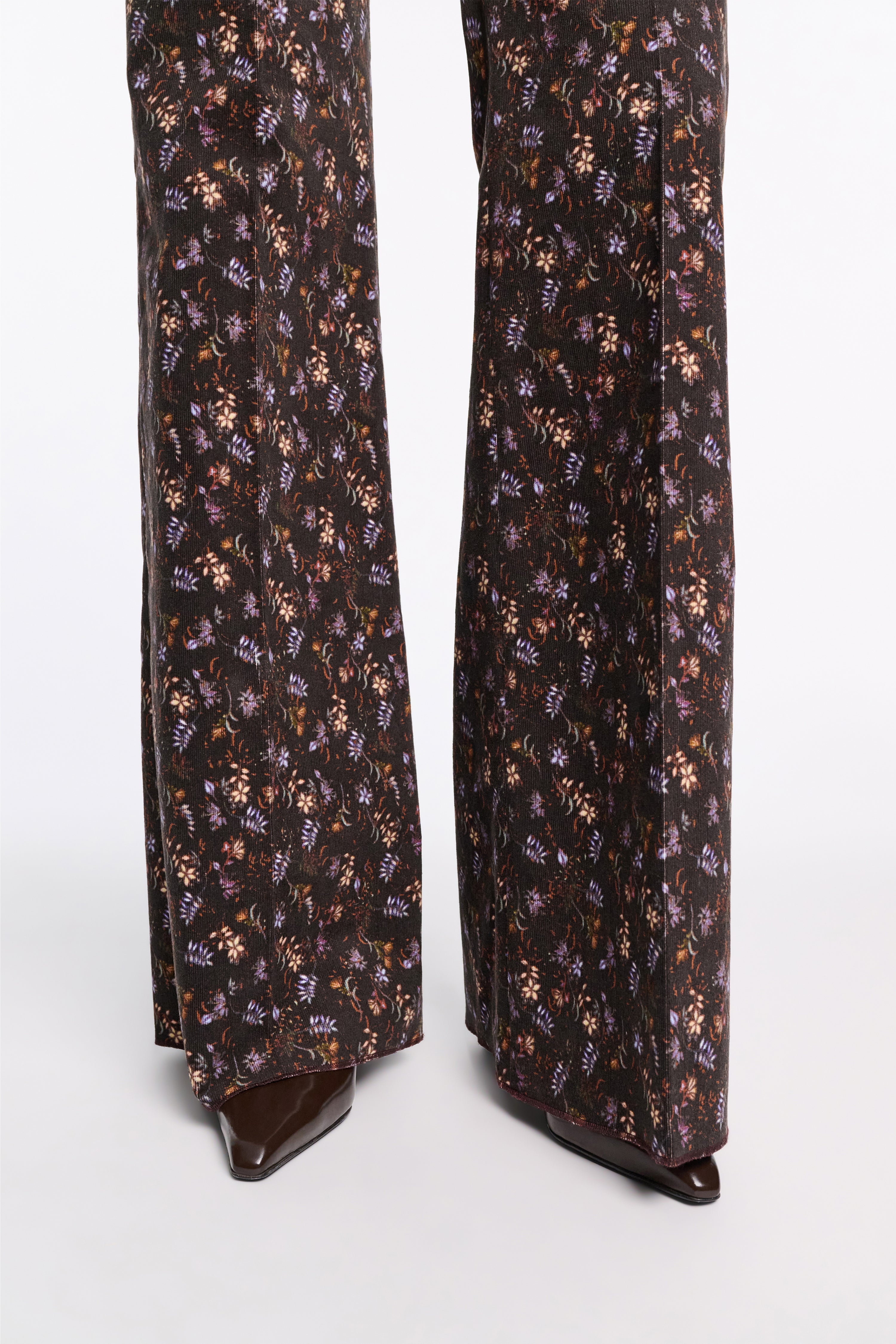 FLORAL STATEMENT pants