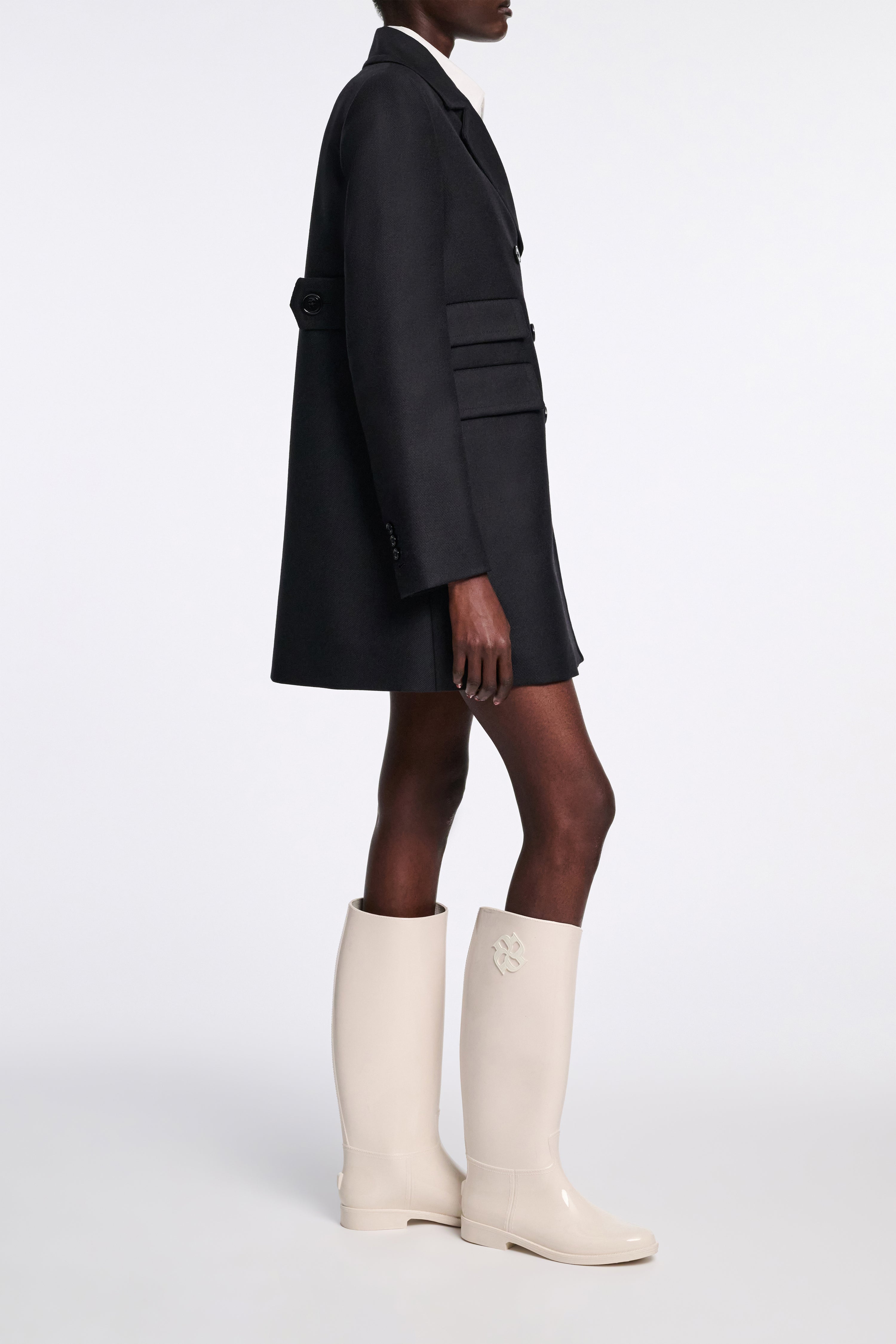 STRIKING COOLNESS coat