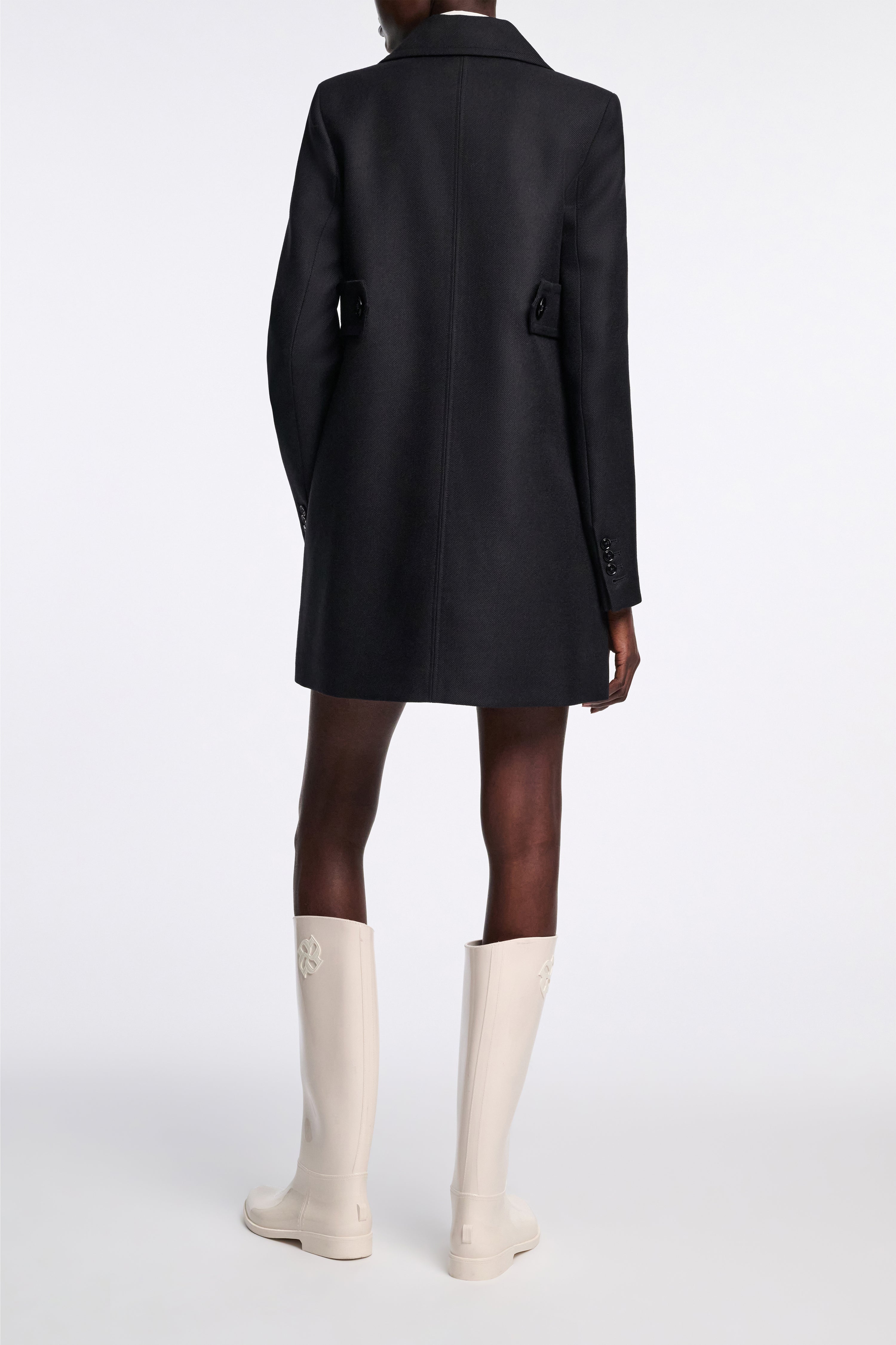 STRIKING COOLNESS coat