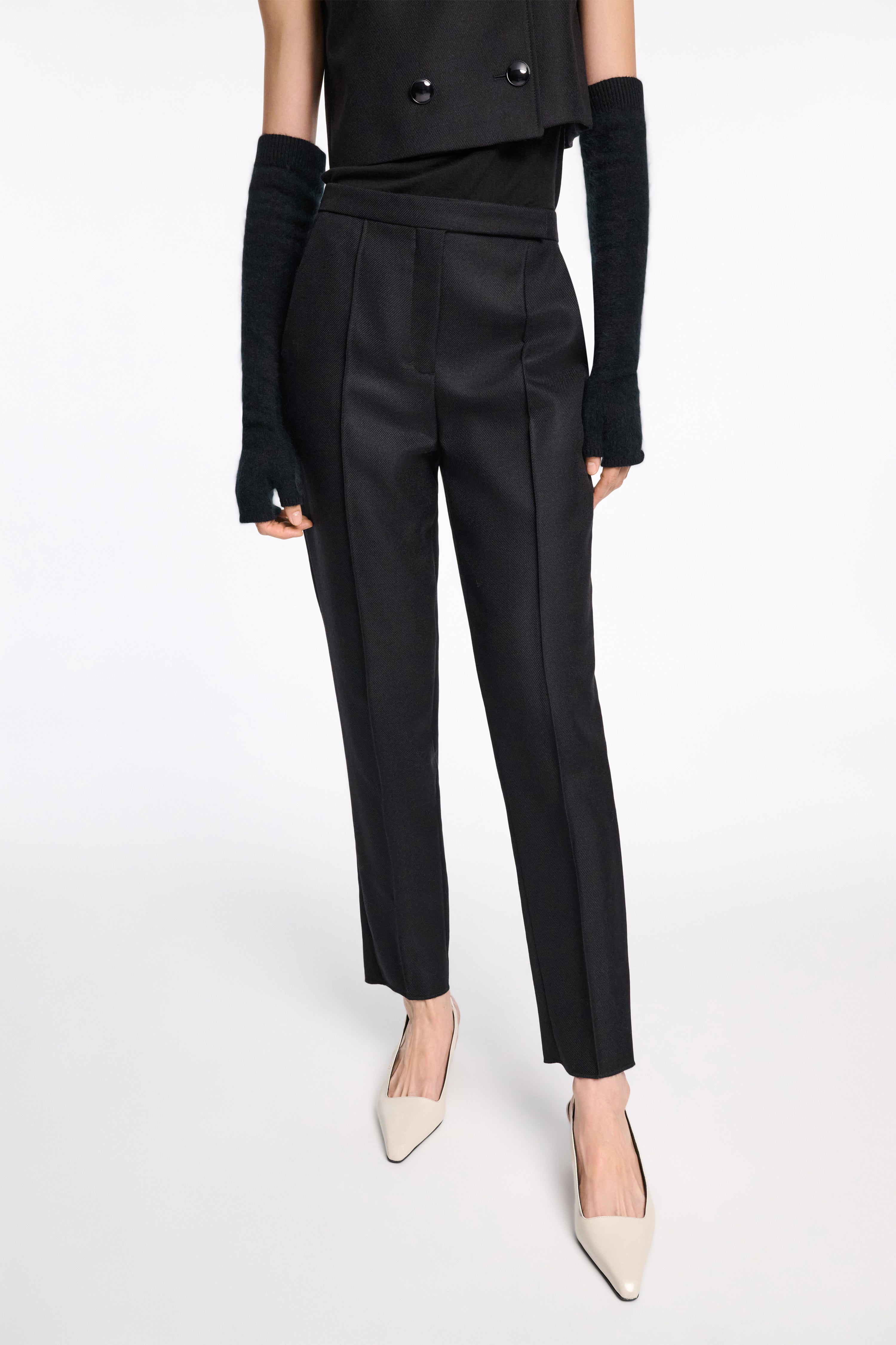 STRIKING COOLNESS pants