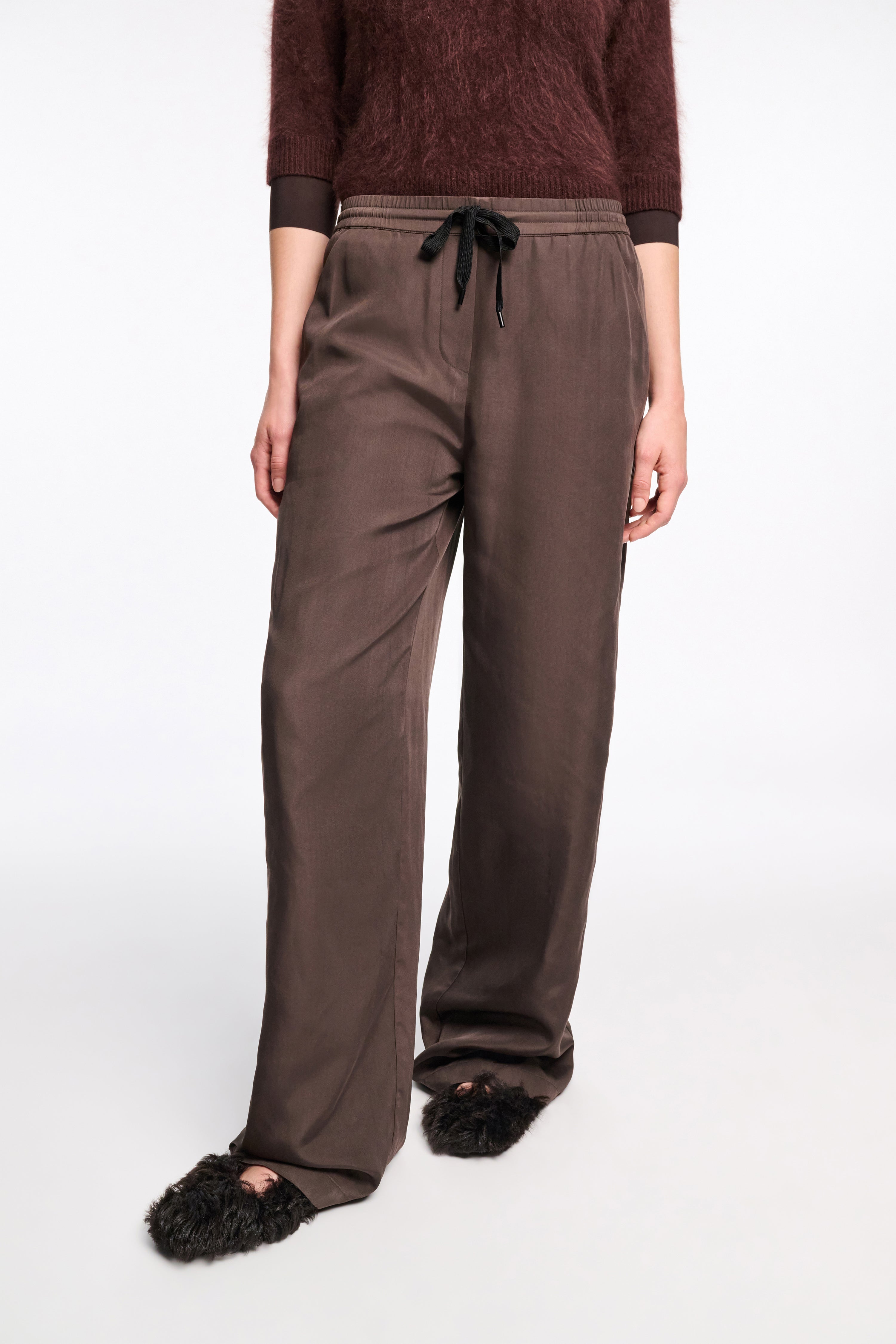SPORTY ELEGANCE pants