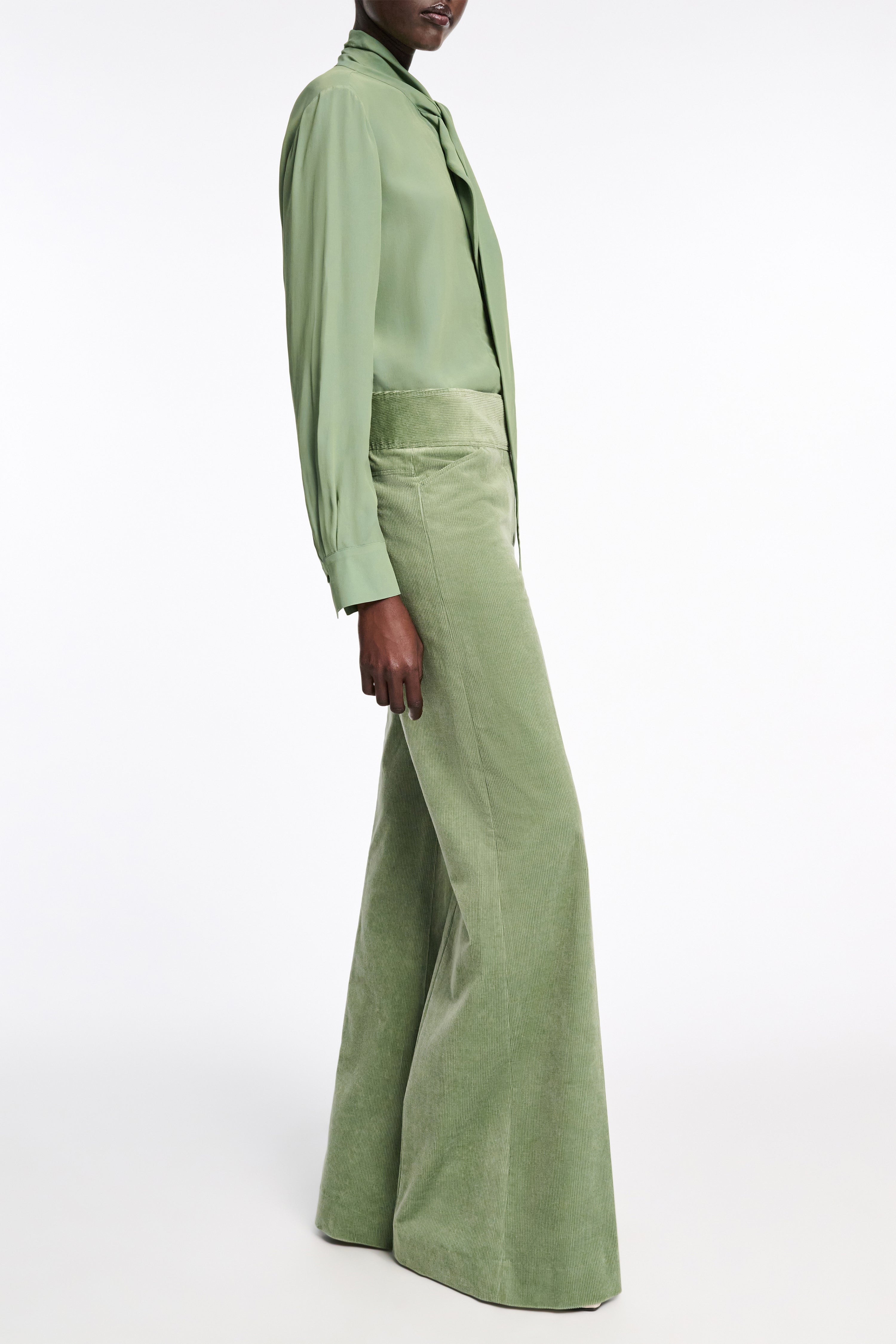 SOFT VIBES blouse