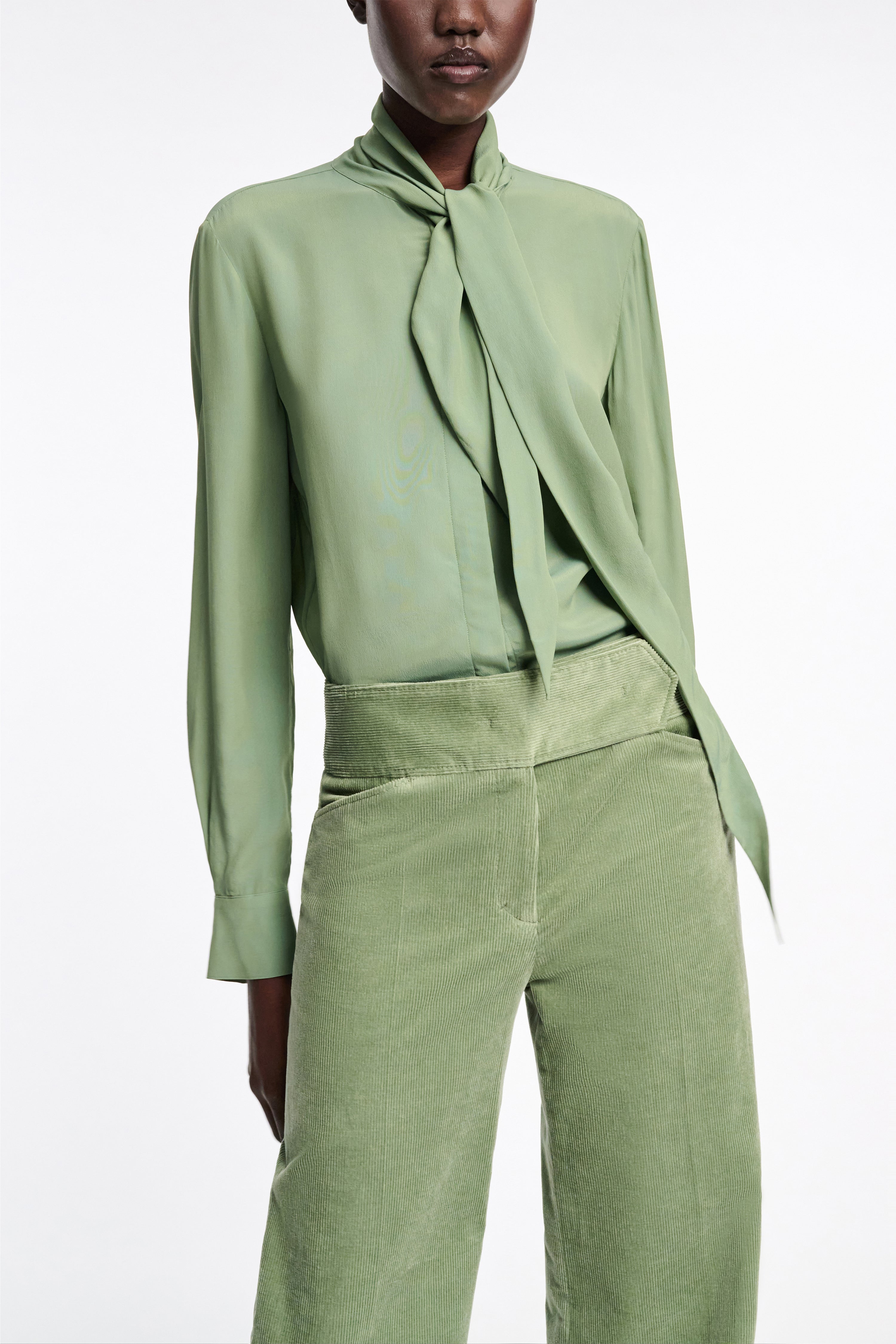 SOFT VIBES blouse