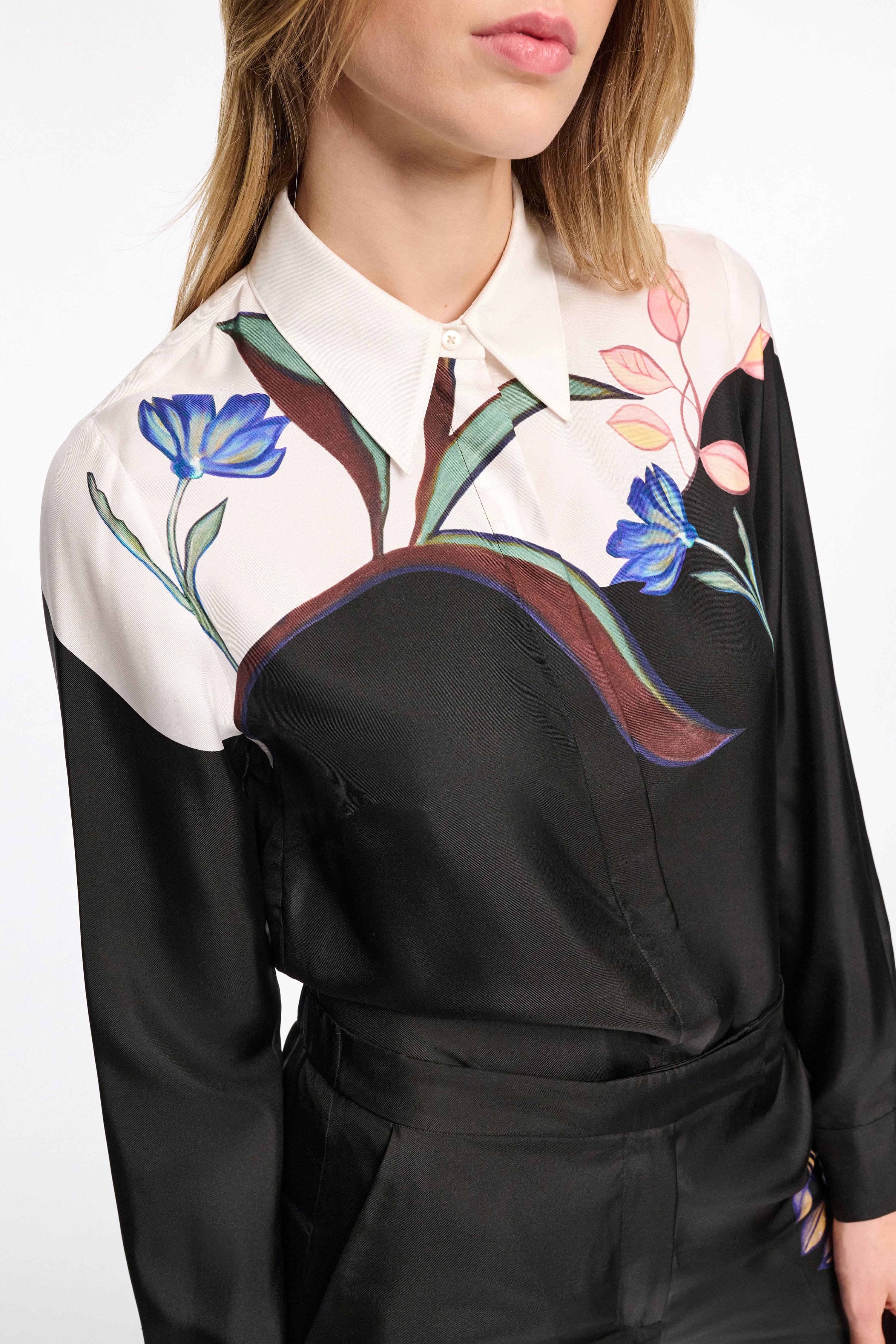 SEDUCTIVE BLOOM blouse