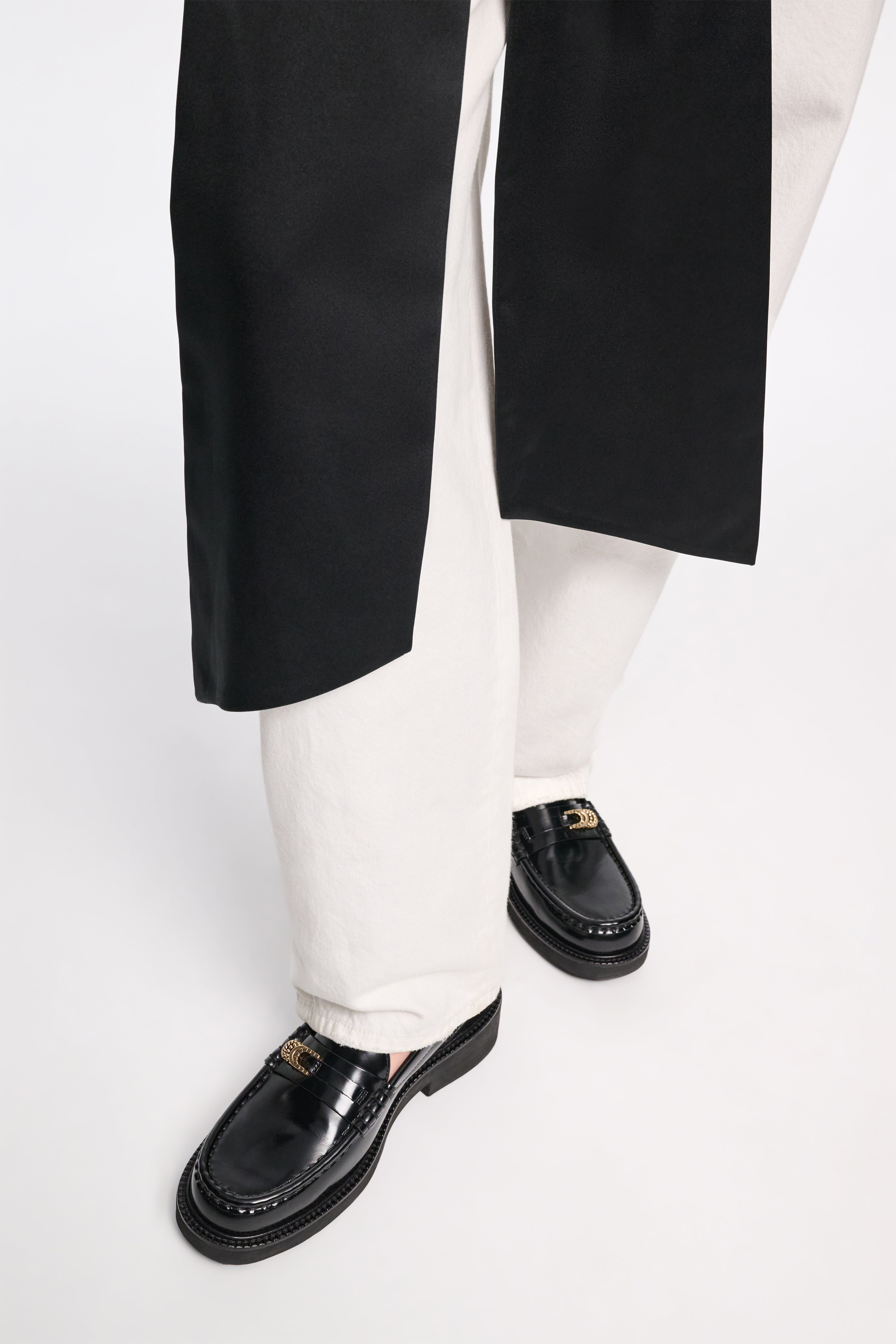 SUBTLE SHINE Loafer