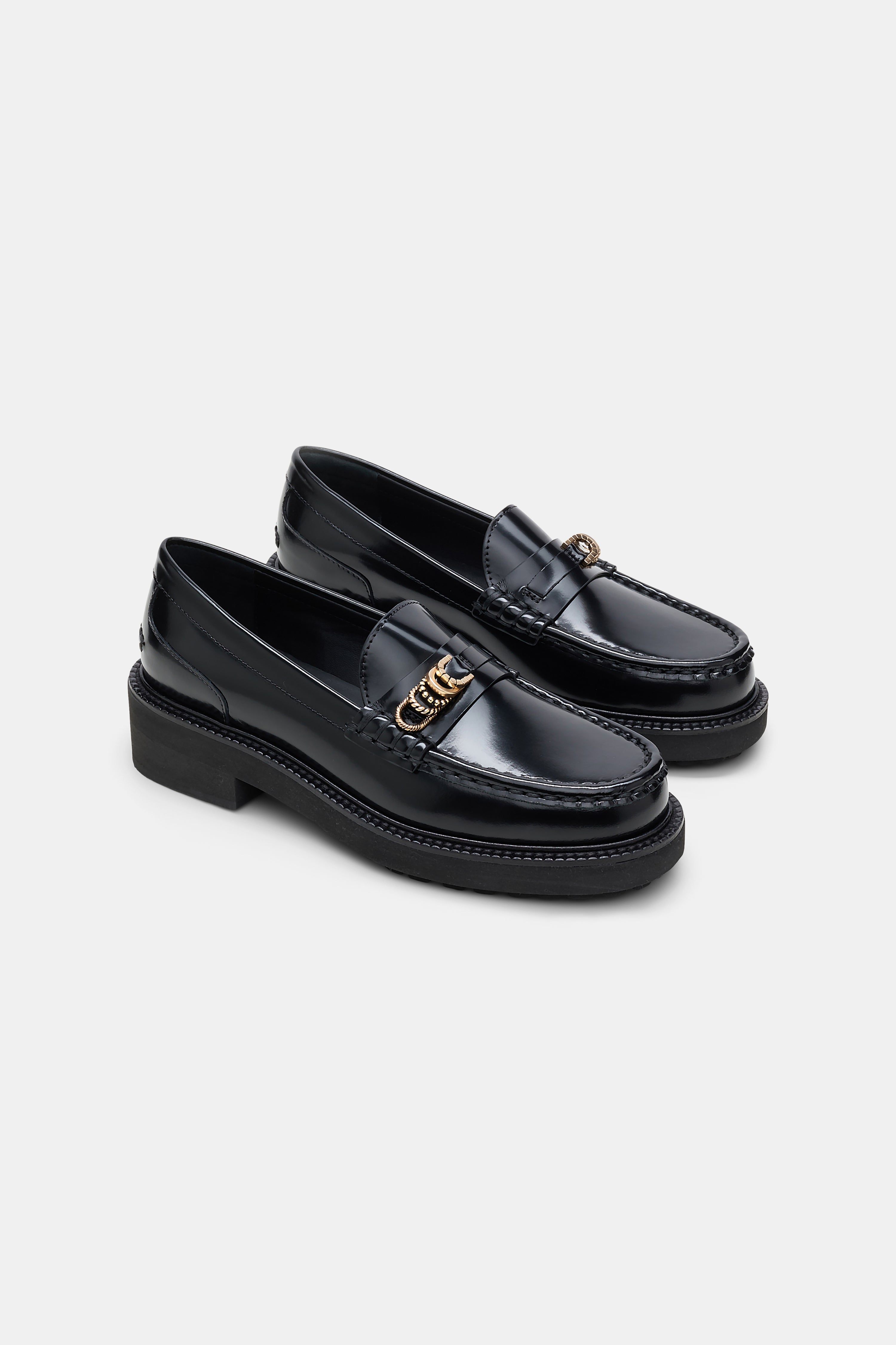 SUBTLE SHINE Loafer