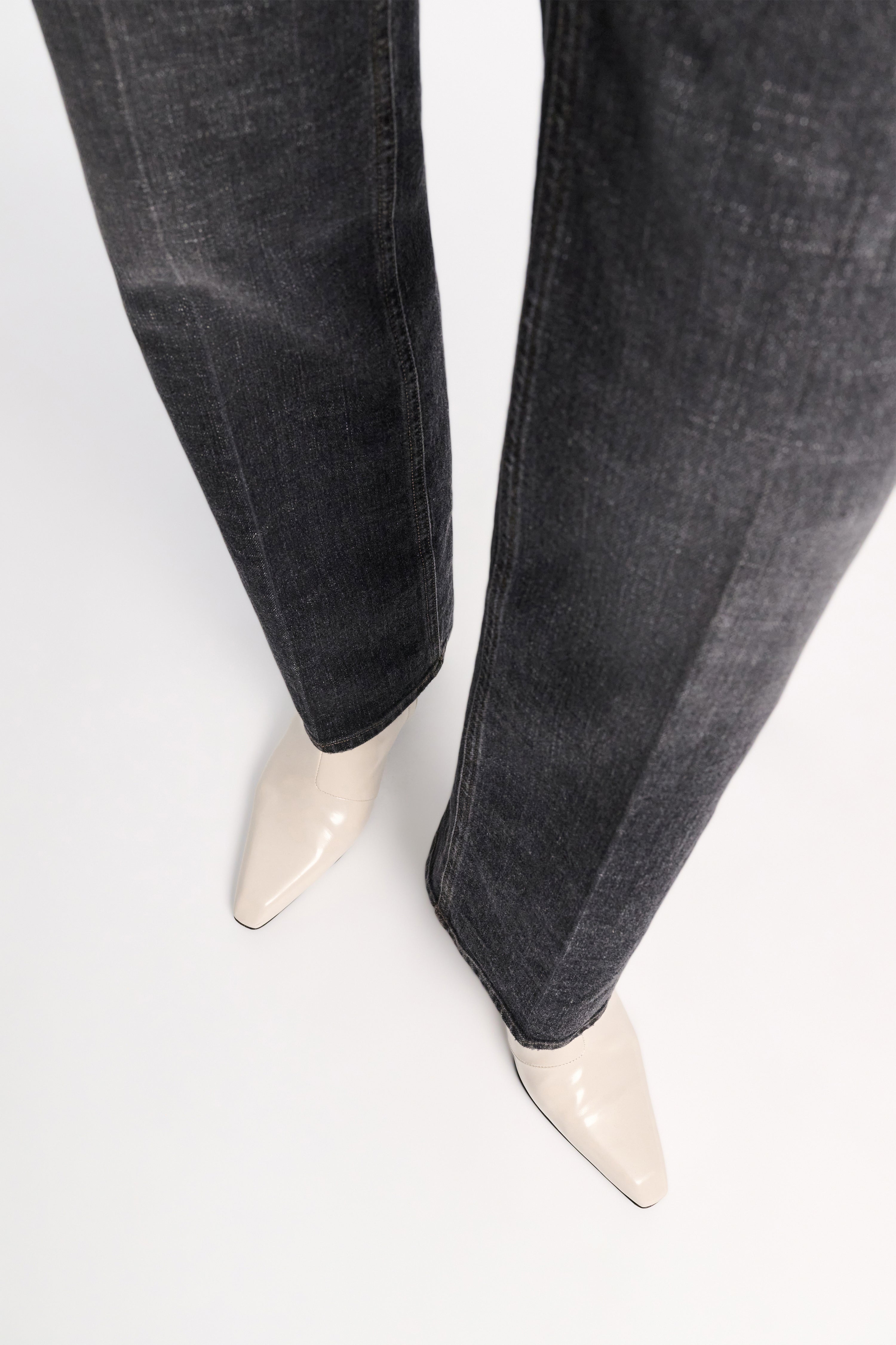 SUBTLE SHINE Ankle Boot