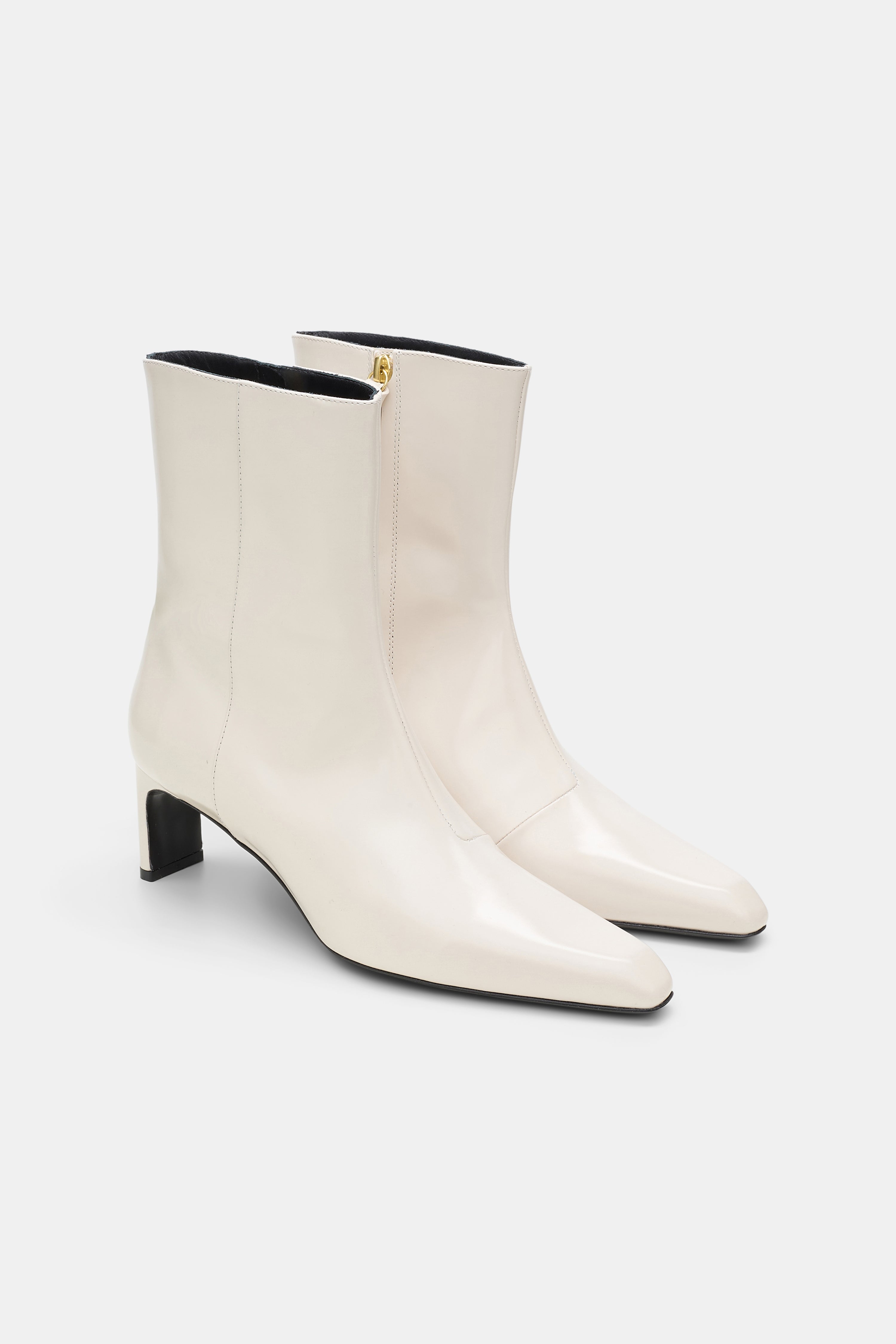 SUBTLE SHINE Ankle Boot