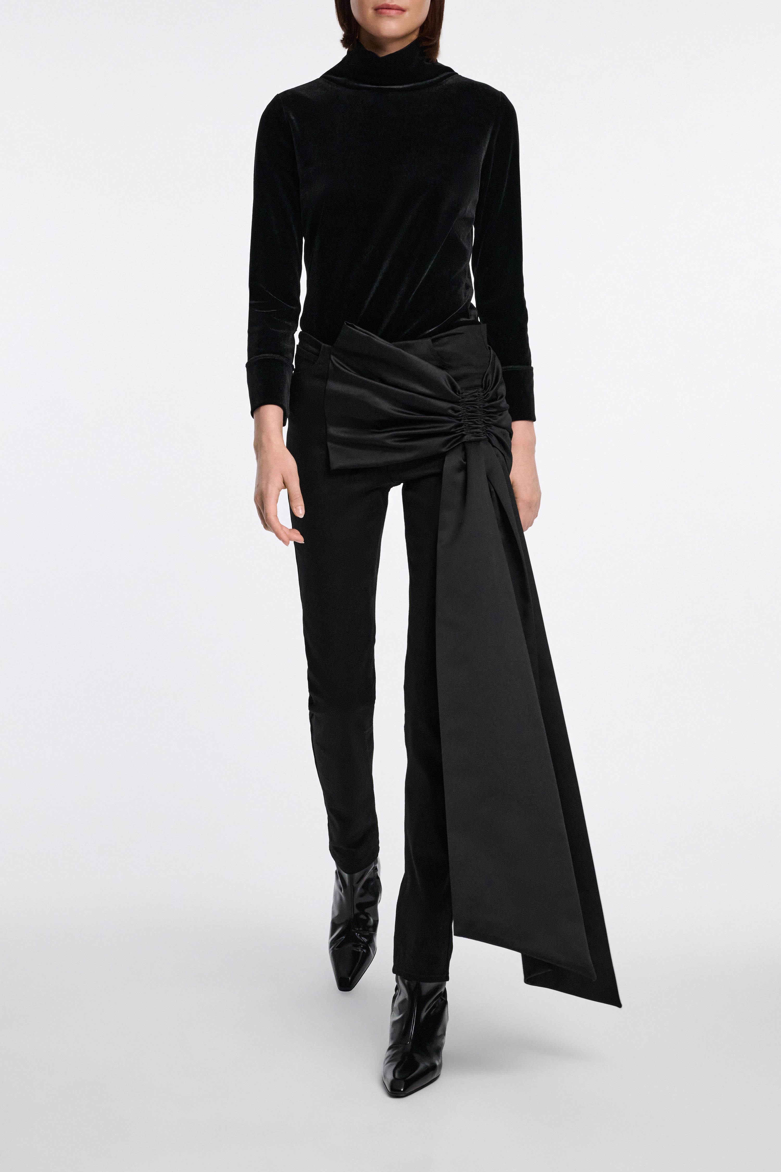 SUBTLE SHINE Ankle Boot