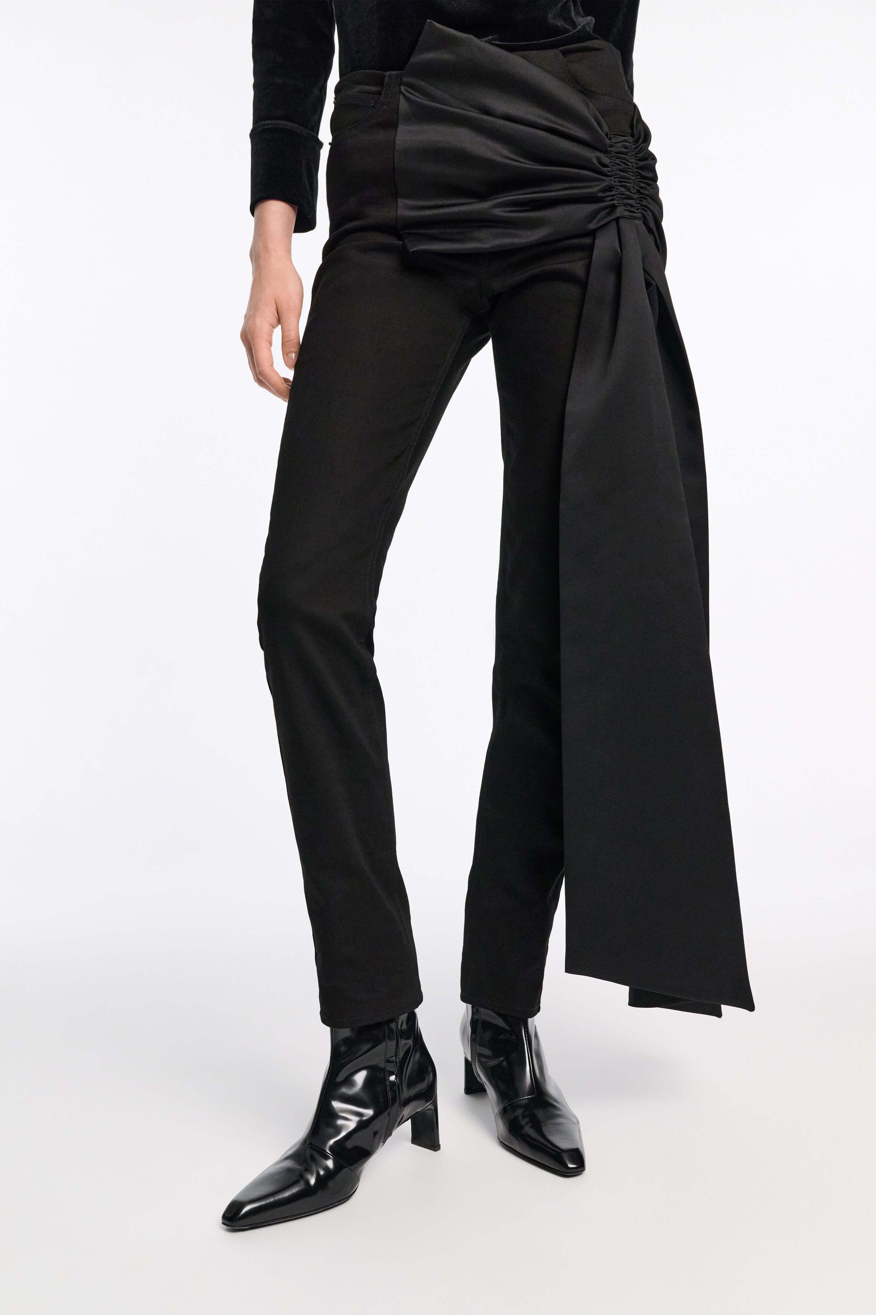 SUBTLE SHINE Ankle Boot