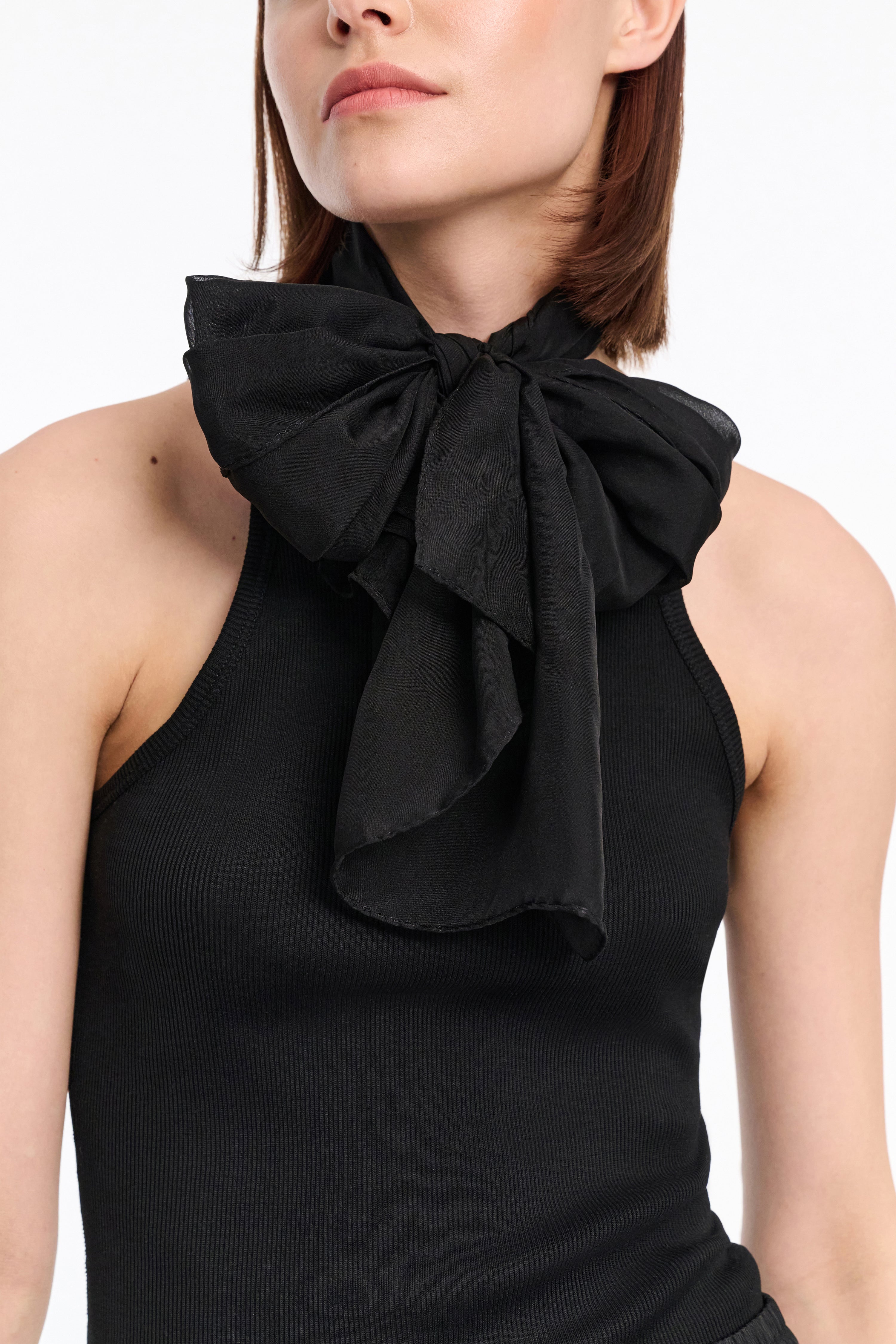 SHEER LIGHTNESS scarf