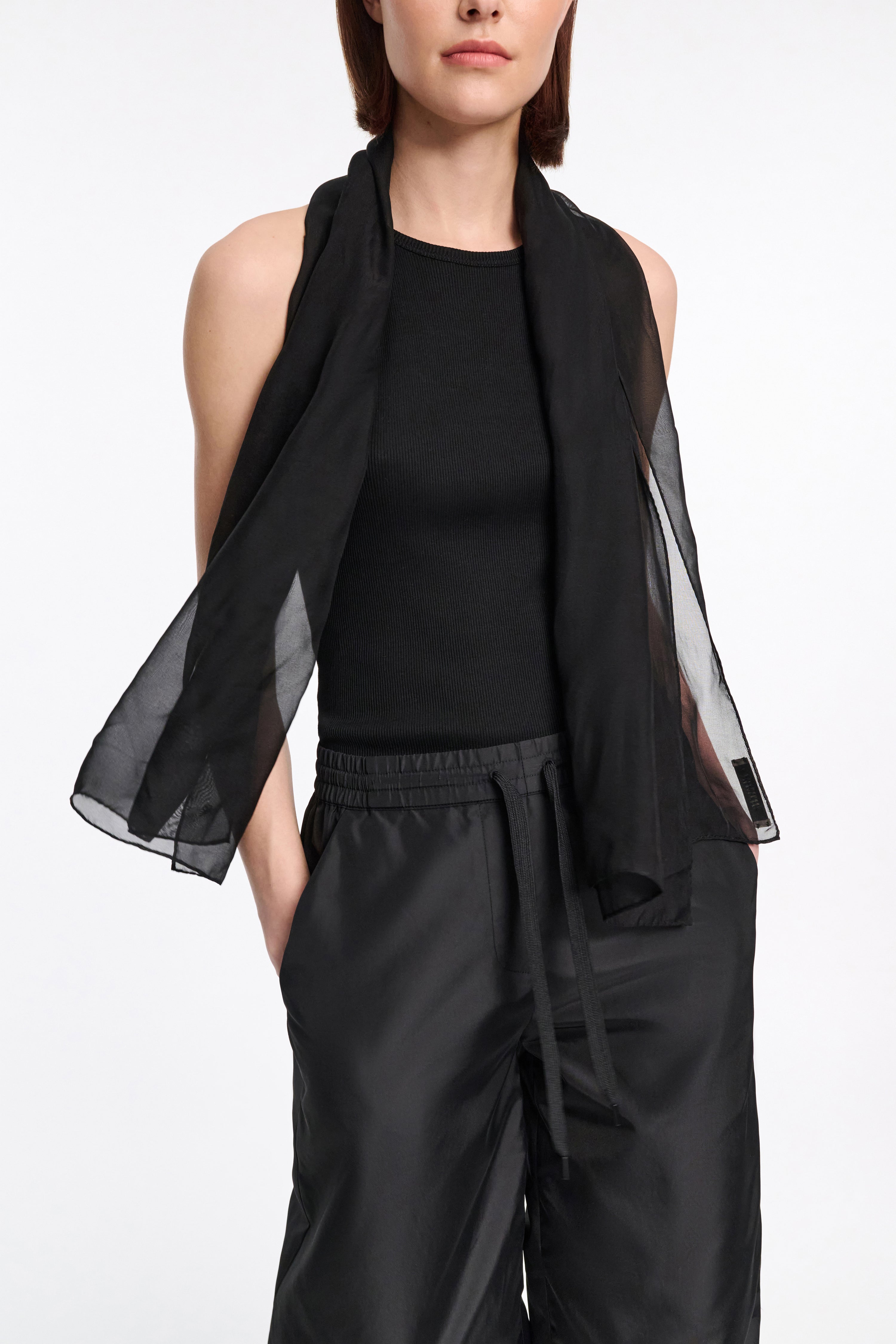 SHEER LIGHTNESS scarf