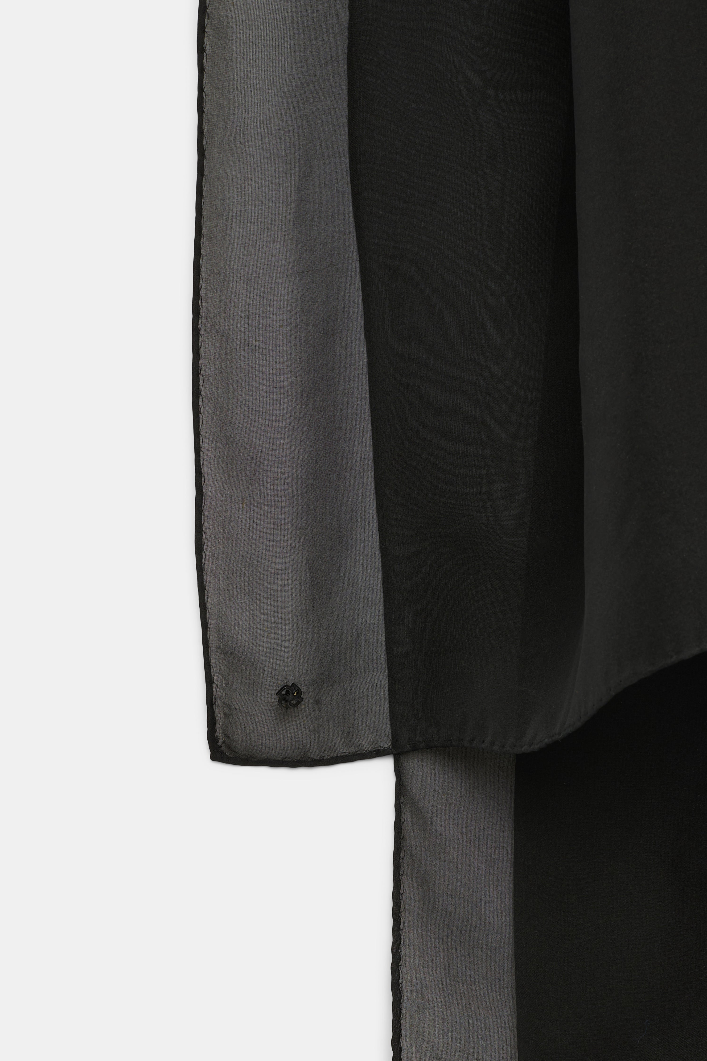 SHEER LIGHTNESS scarf