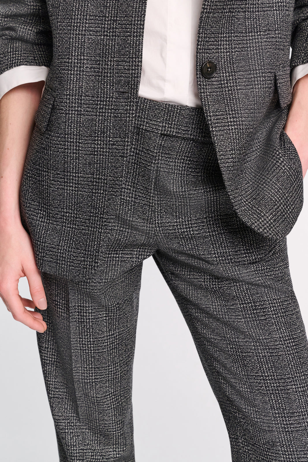 GRAPHIC ELEGANCE pants