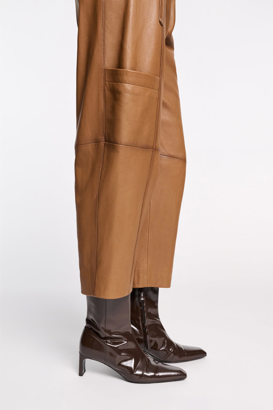 SLEEK STATEMENT II pants
