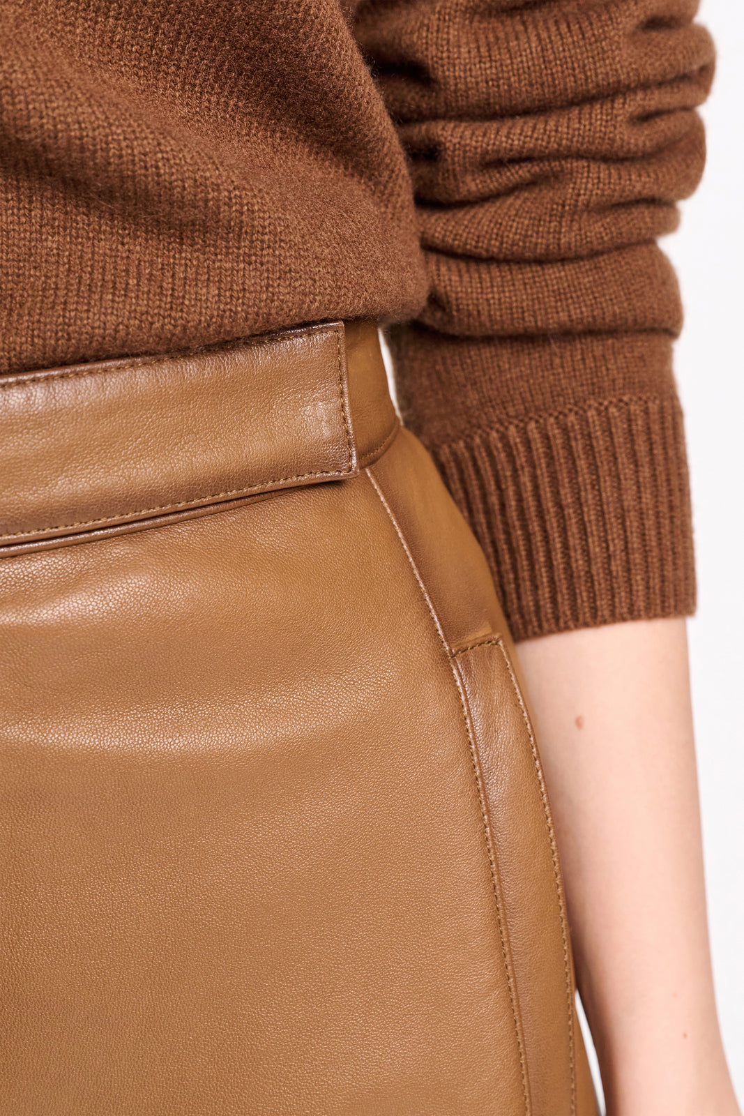 SLEEK STATEMENT II pants