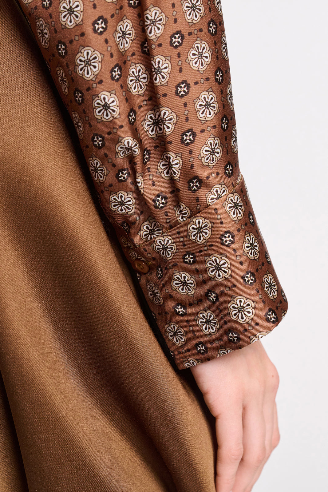 GRAPHIC DREAMS blouse