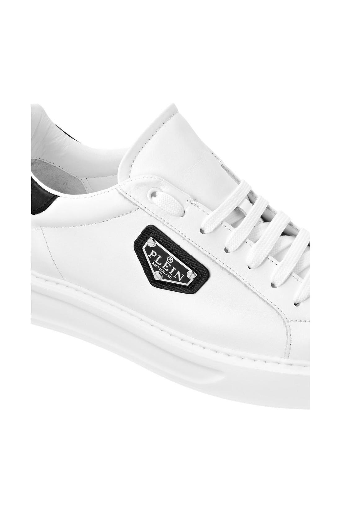 Low-Top Sneakers Titan Plein