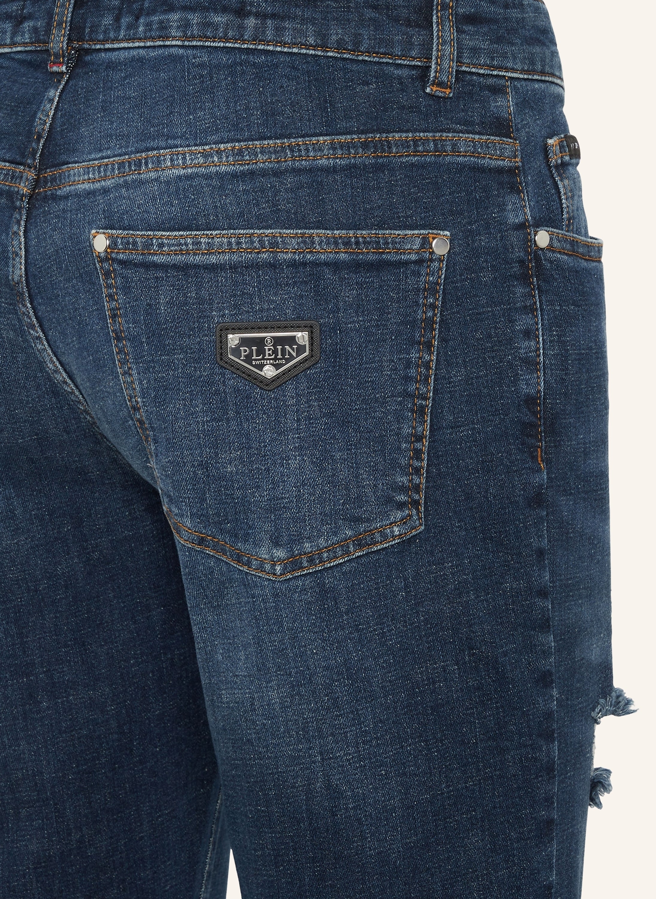 Destroyed Super Straight Cut Jeans