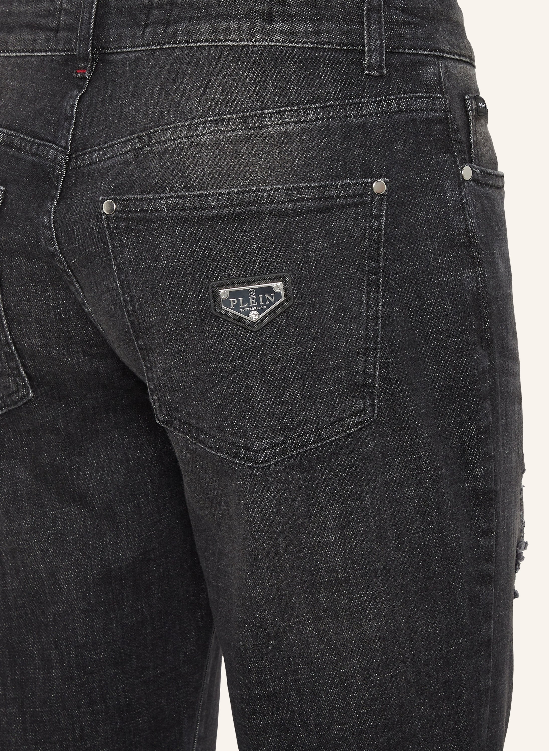 Destroyed Slim Fit Jeans