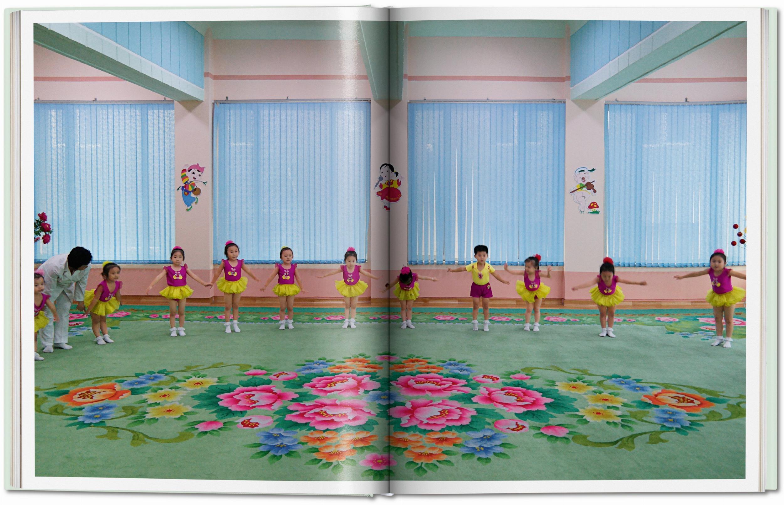Taschen-Inside North Korea (German, French, English)-Architektur & Design-Black-Deal-Outlet-by-ARCHIVIST