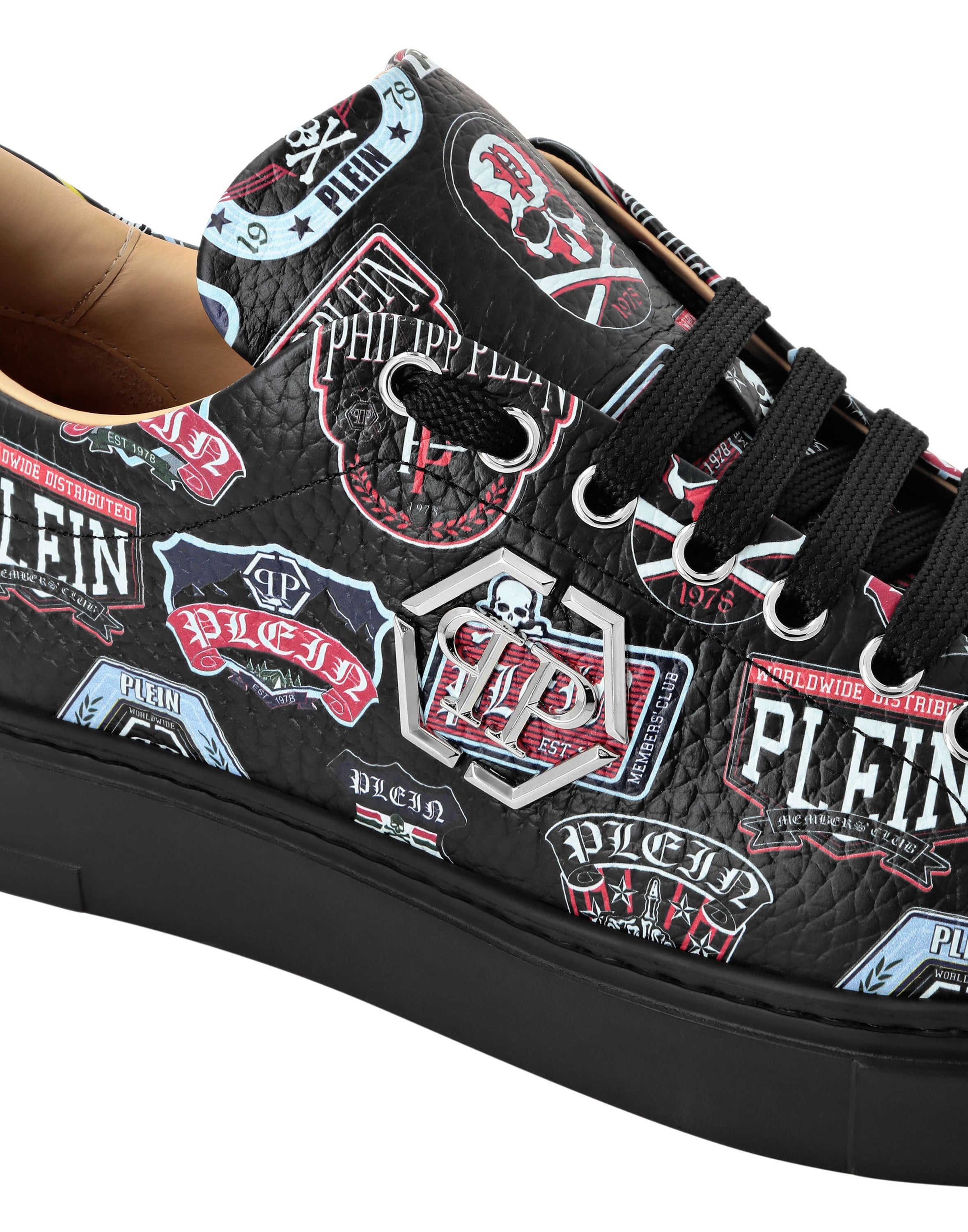 Low-Top Sneakers Carson Patches