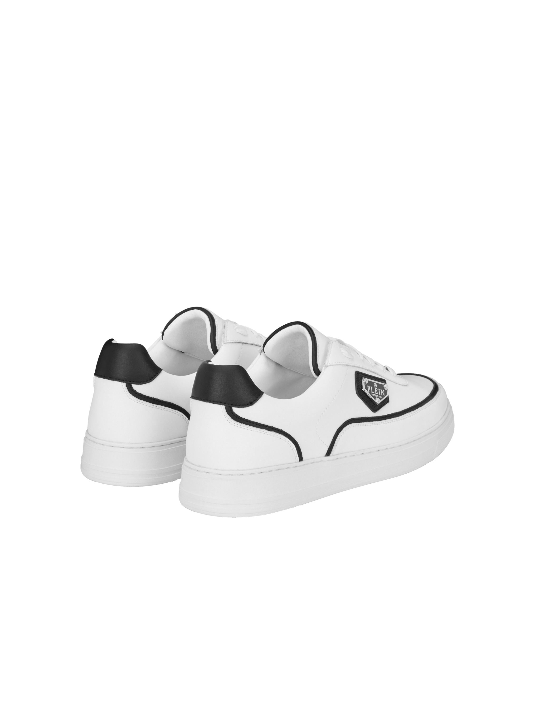 Low-Top Sneakers TRIANGLE