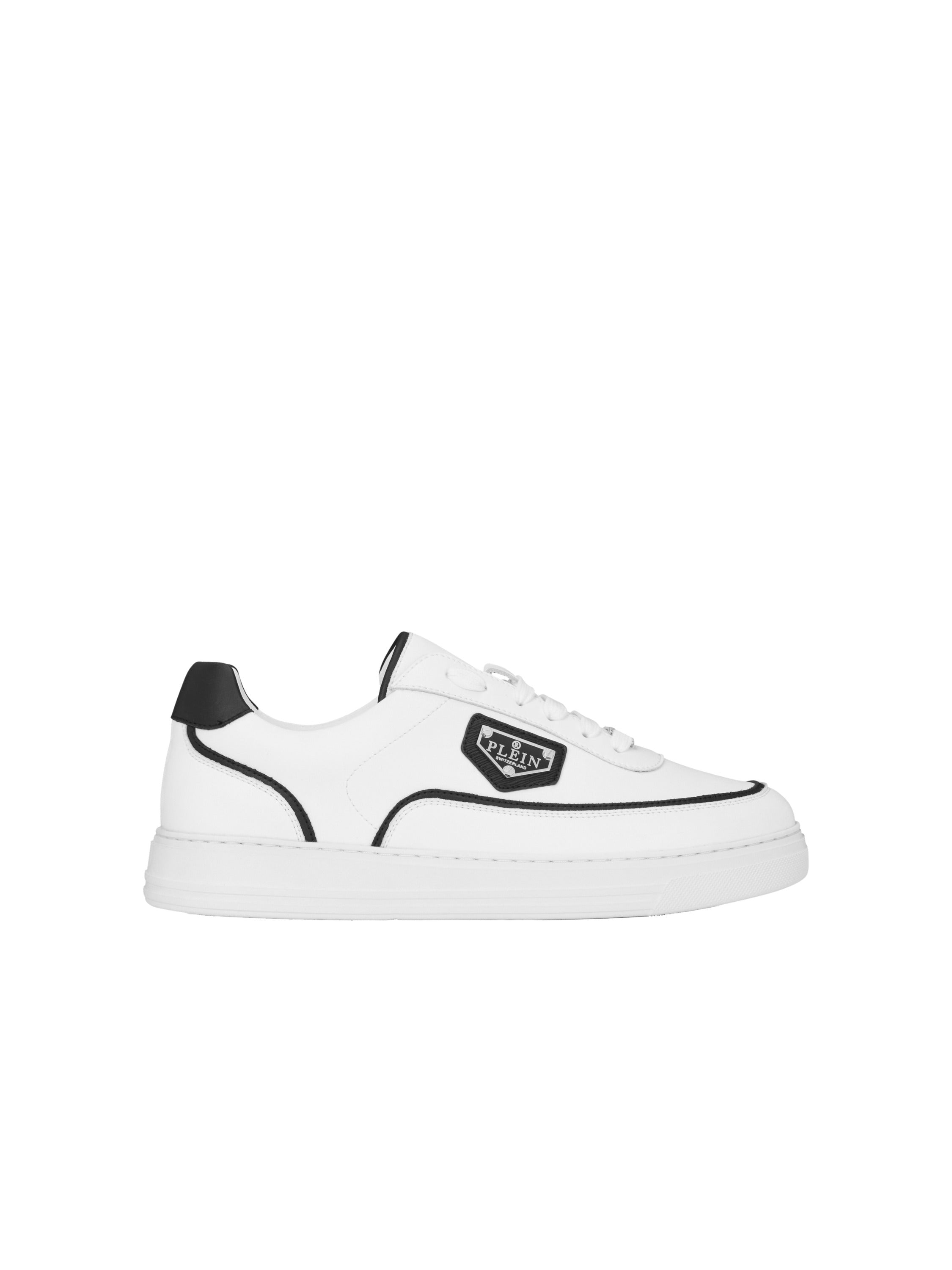 Low-Top Sneakers TRIANGLE