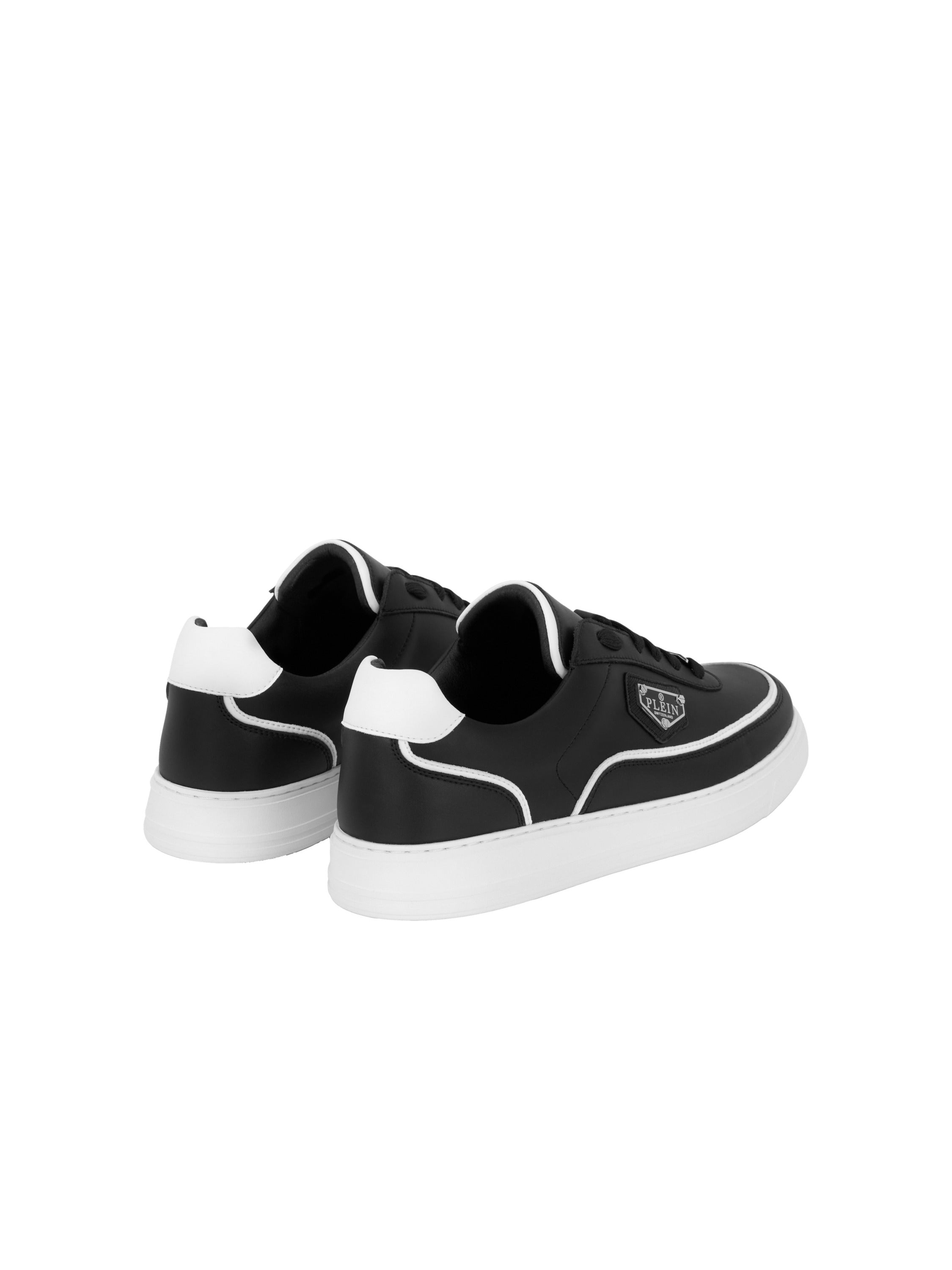 Low-Top Sneakers TRIANGLE