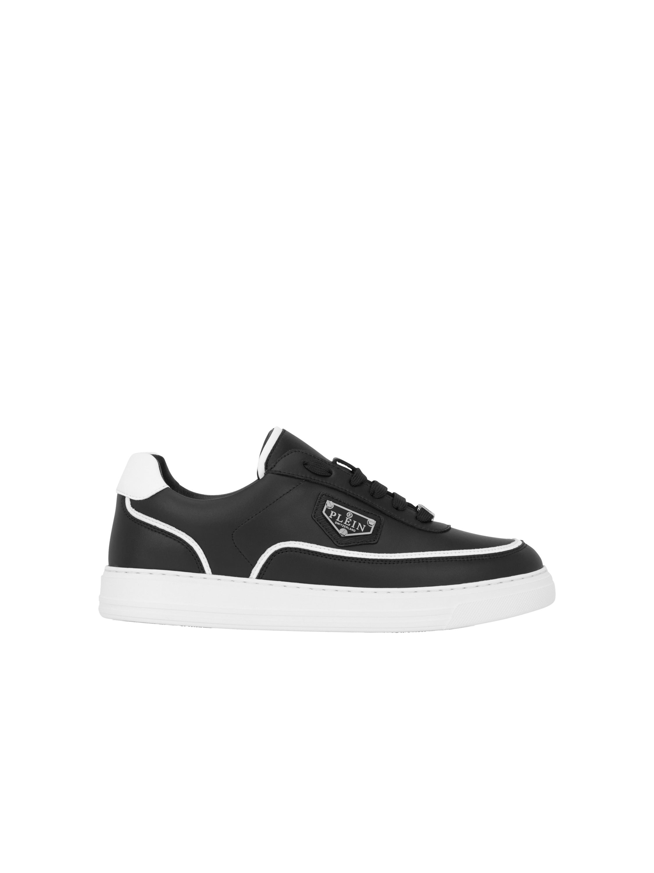 Low-Top Sneakers TRIANGLE