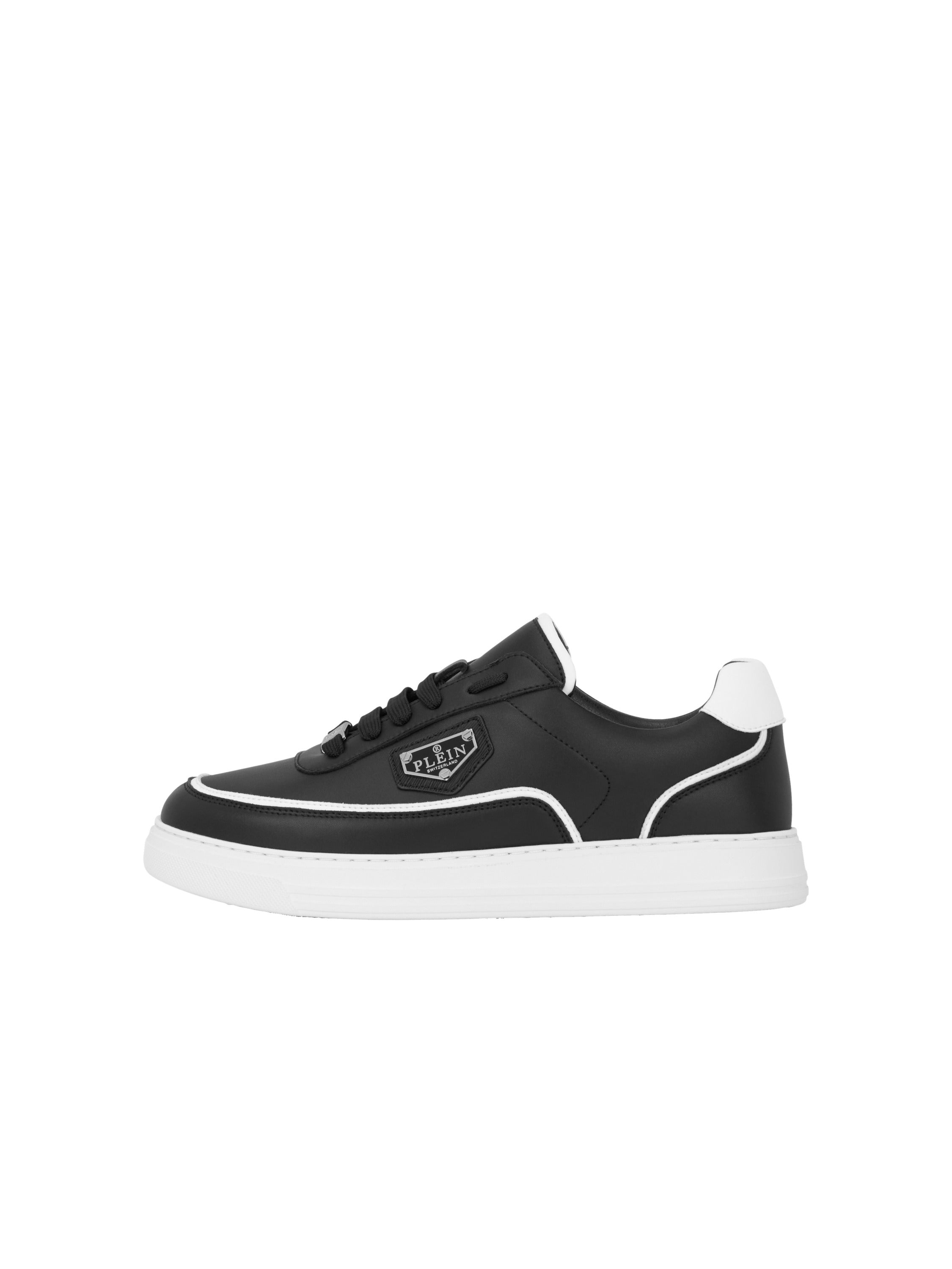 Low-Top Sneakers TRIANGLE