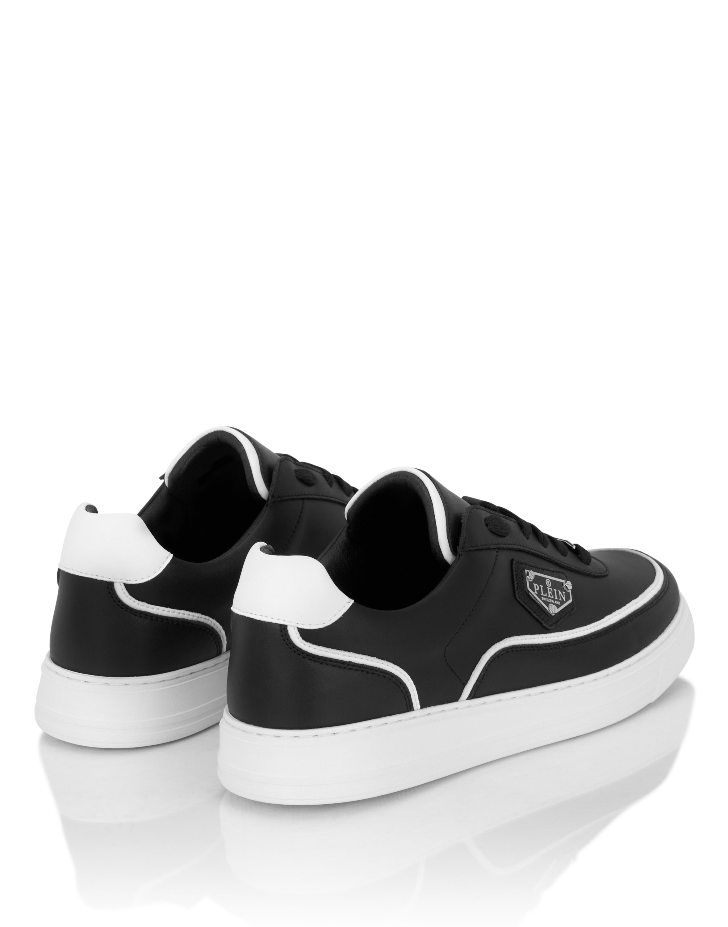 Low-Top Sneakers TRIANGLE