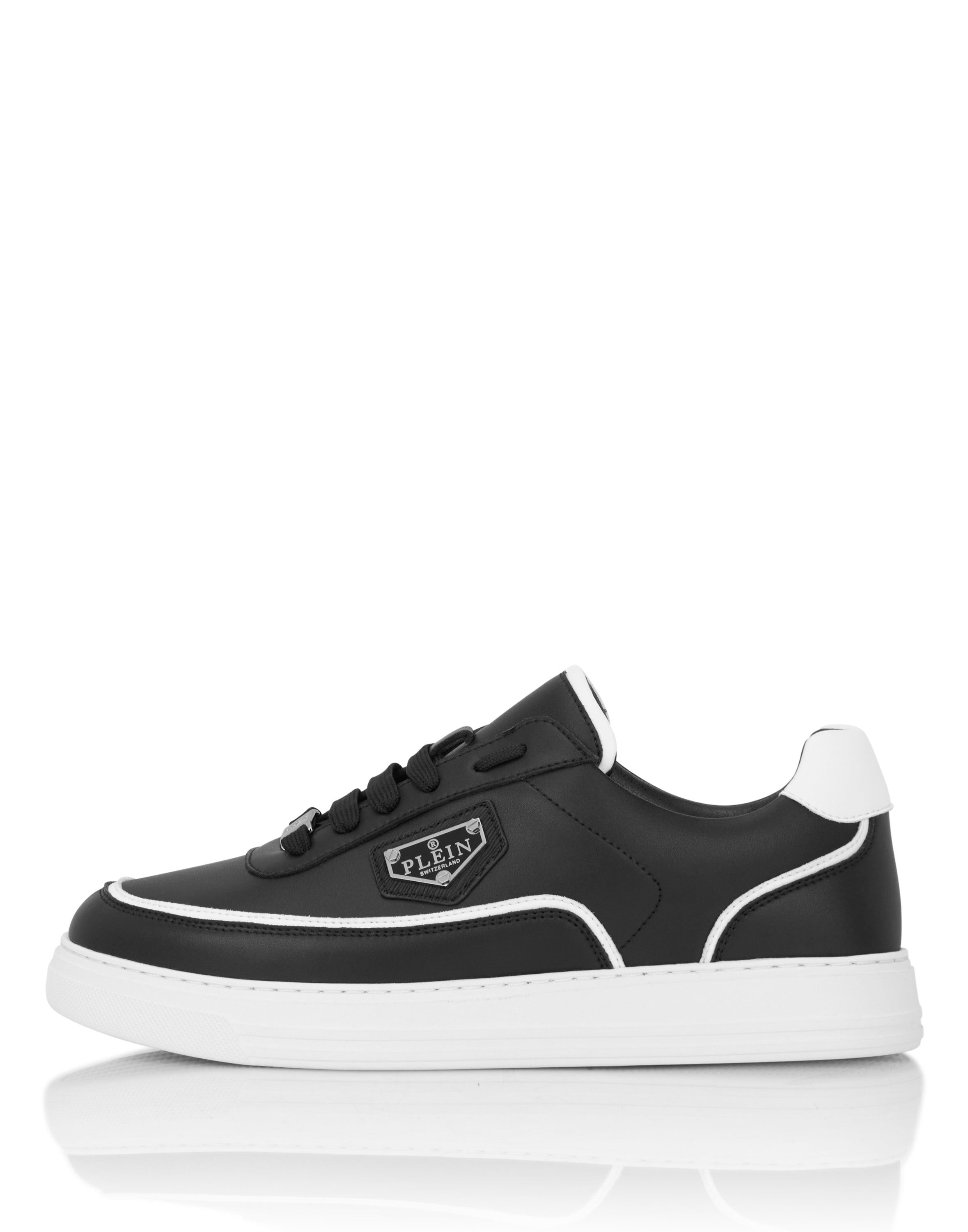 Low-Top Sneakers TRIANGLE