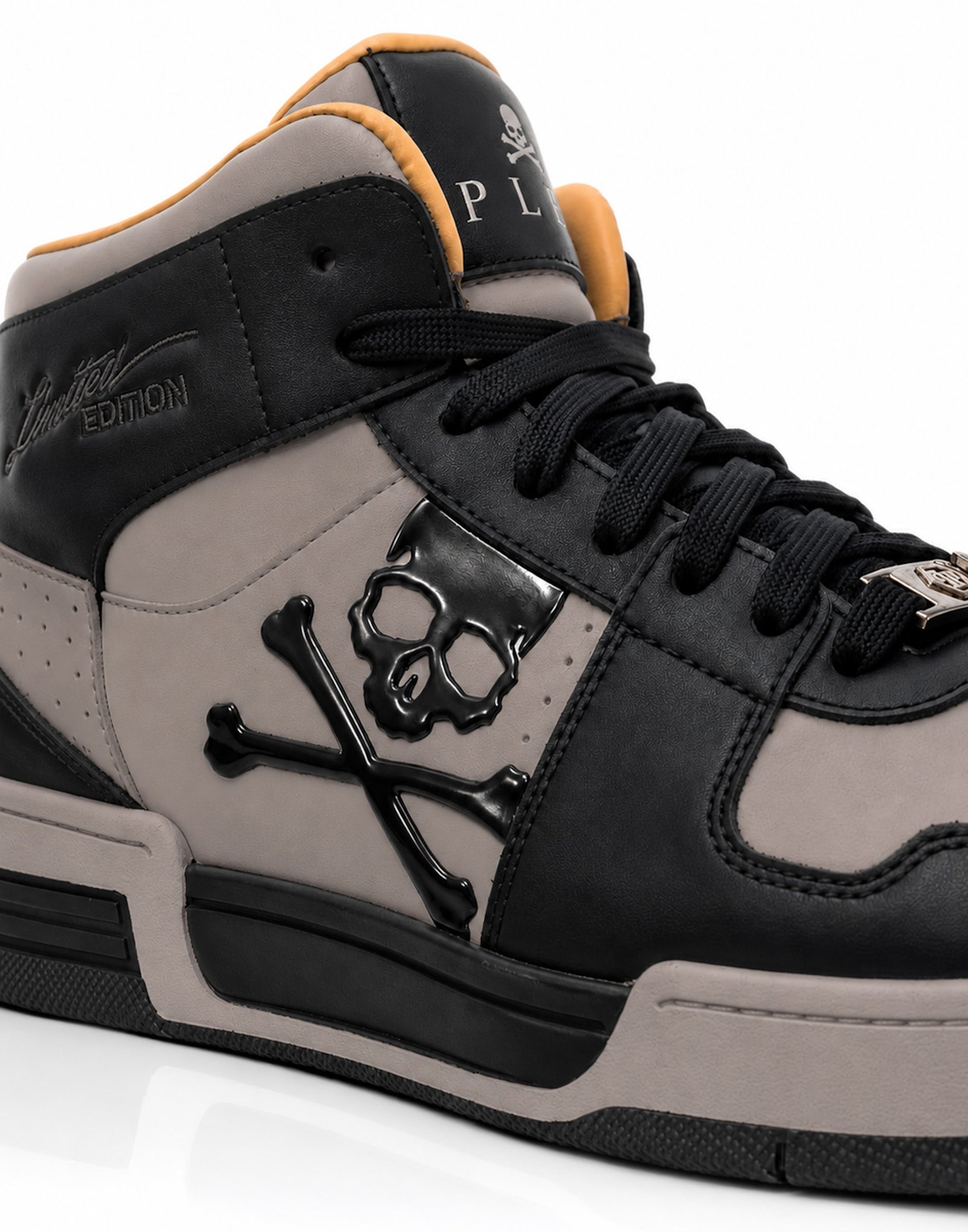 Hi-Top Sneakers Notorius