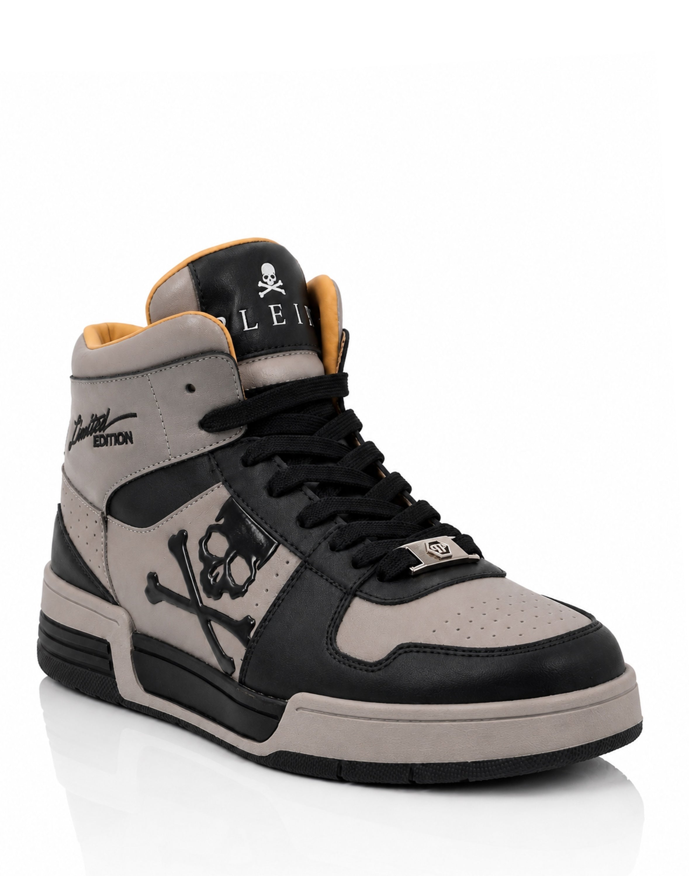 Hi-Top Sneakers Notorius