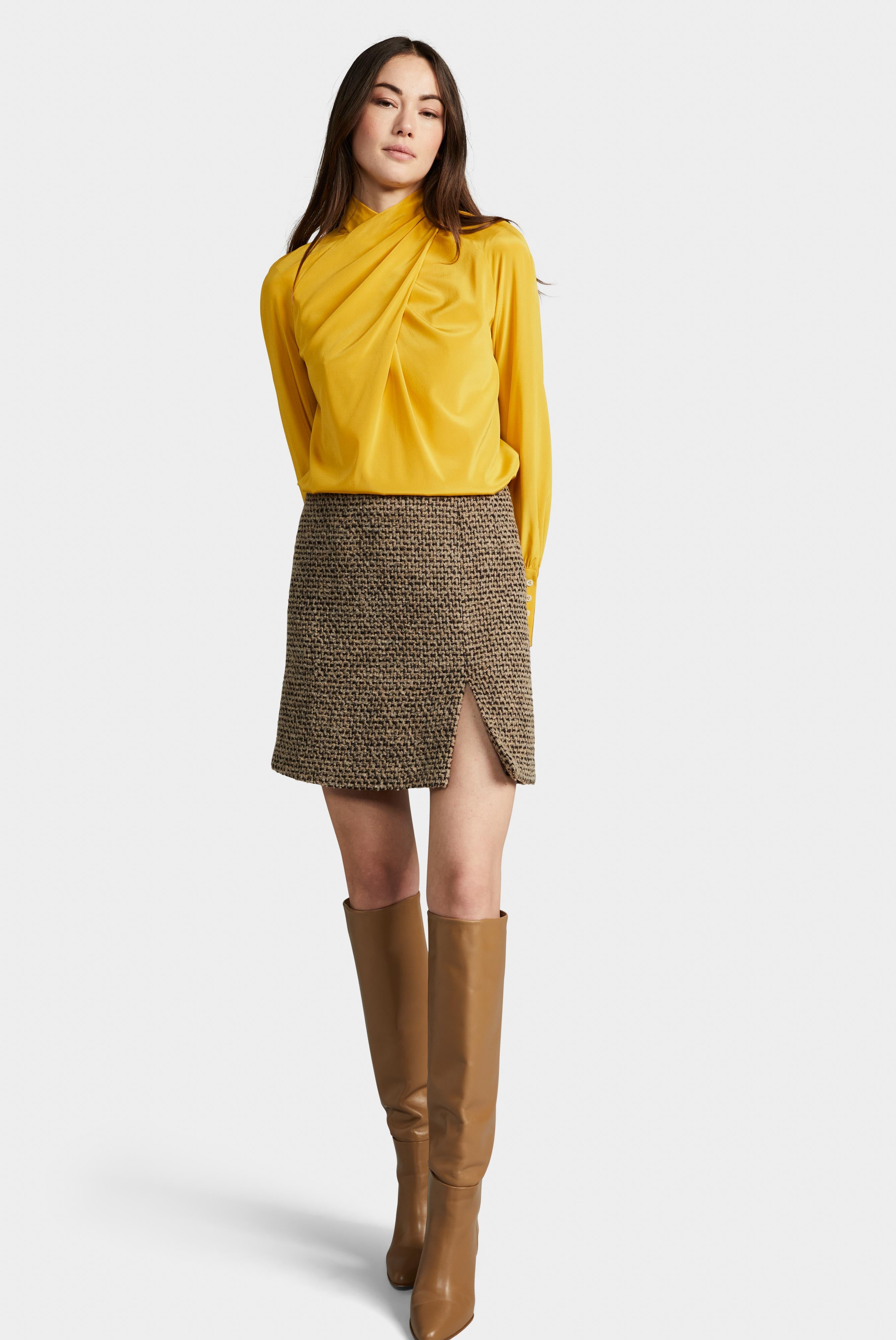 Bluse mit drapiertem Kragen Gelb