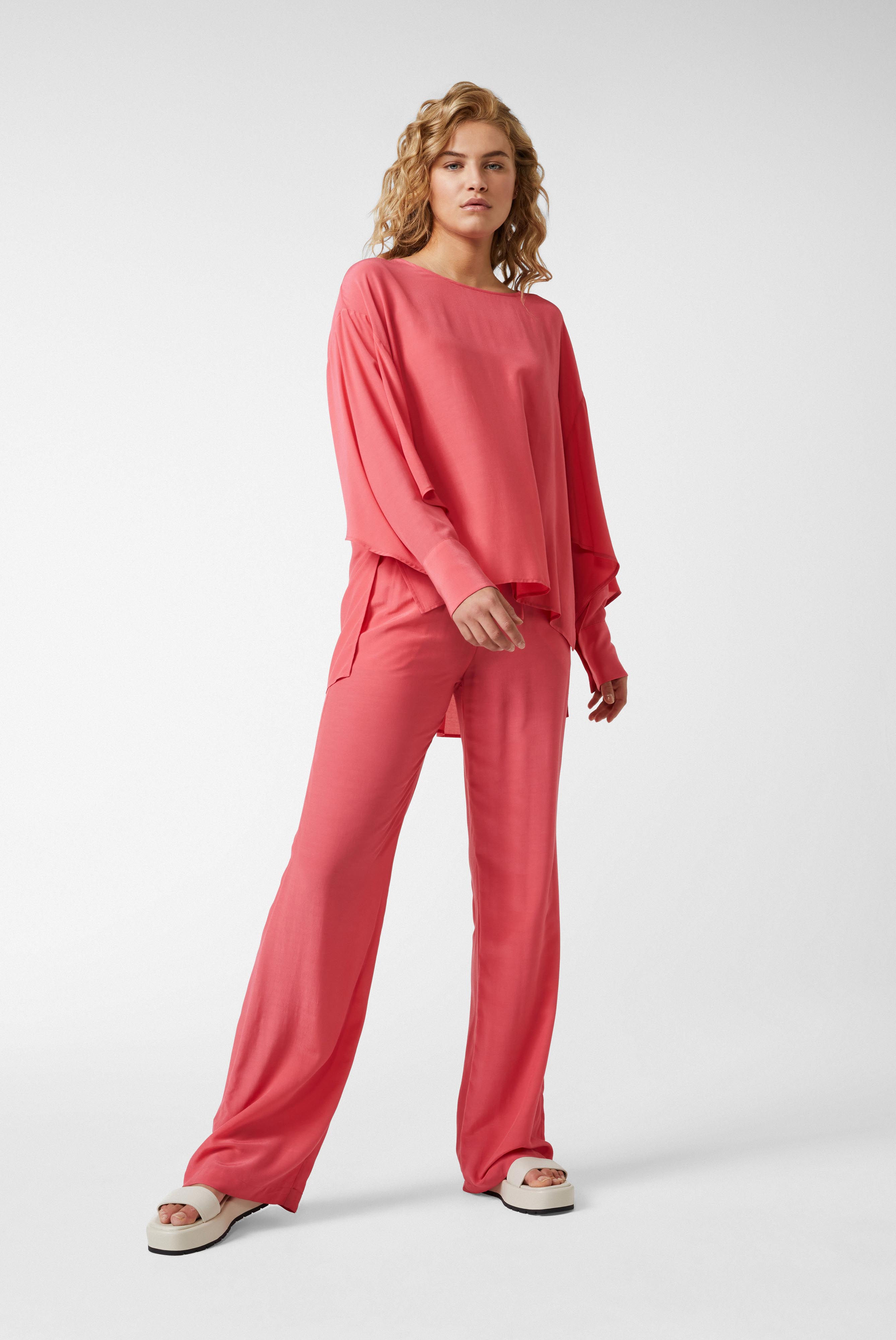 Gerade geschnittene Hose mit elastischem Bund und Rüschendetails aus Viskose Weiß