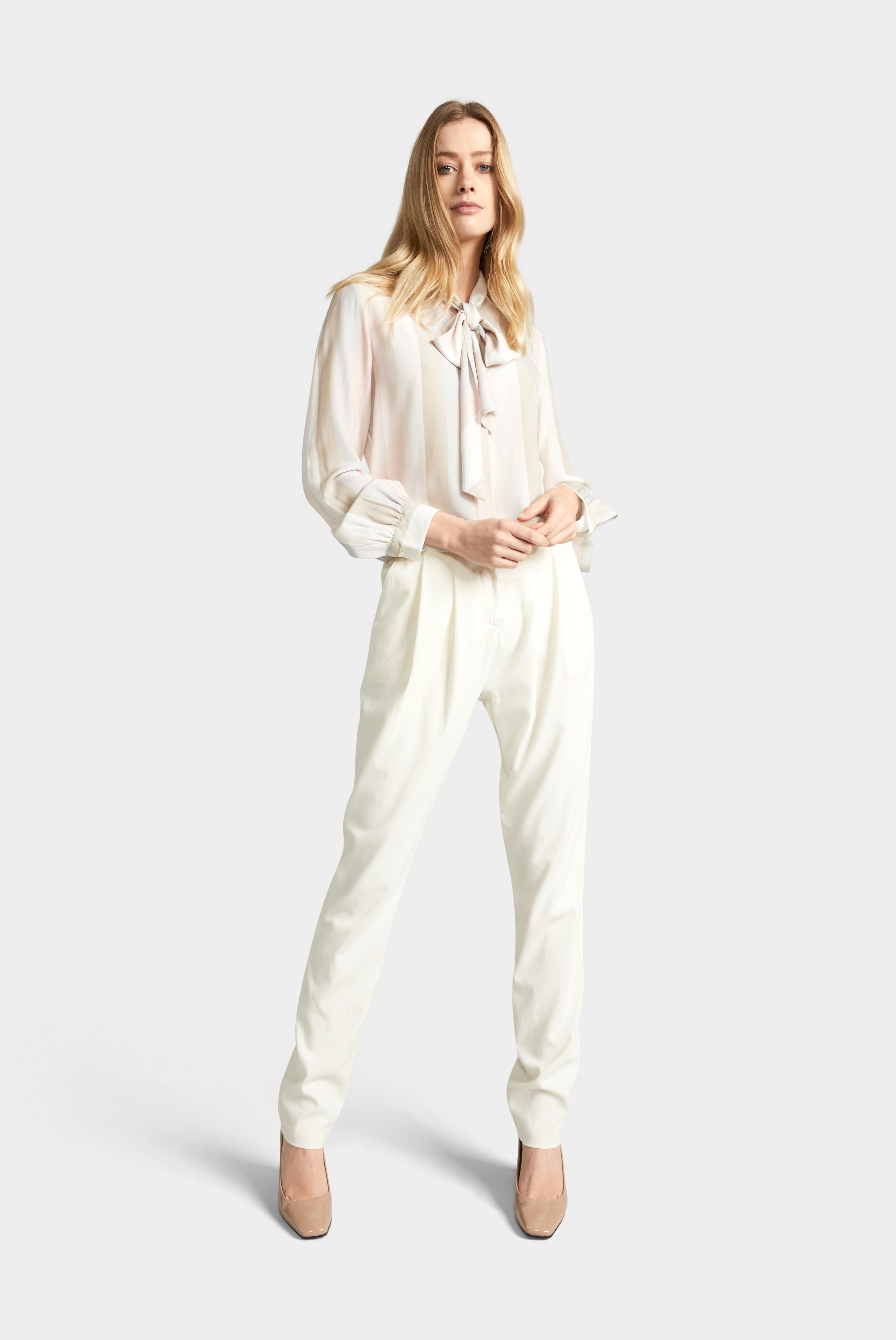 Gestreifte Bluse mit Schleife