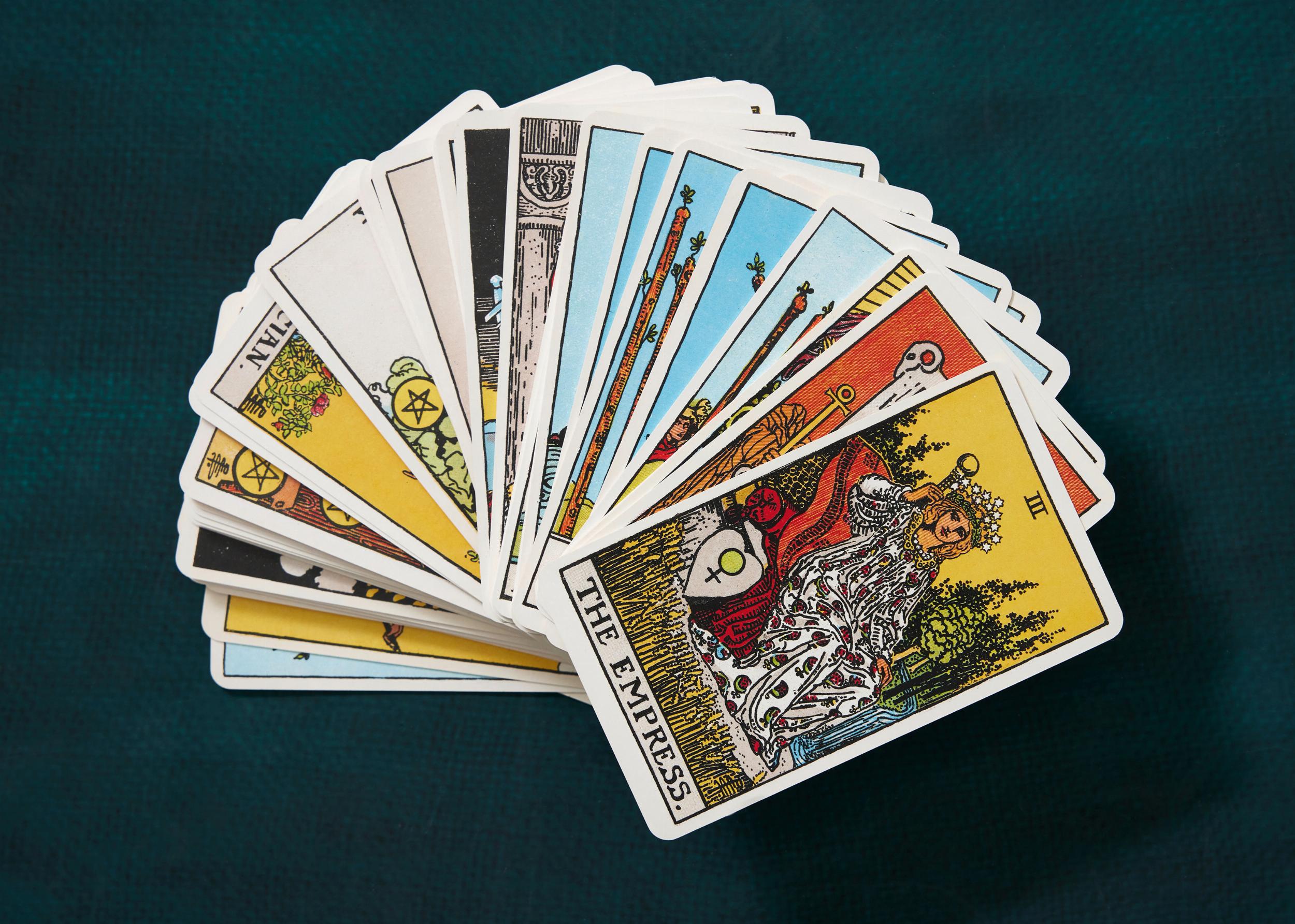 Taschen-El Tarot de A.E. Waite y P. Colman Smith (Spanish)-Esoterica-Black-Deal-Outlet-by-ARCHIVIST